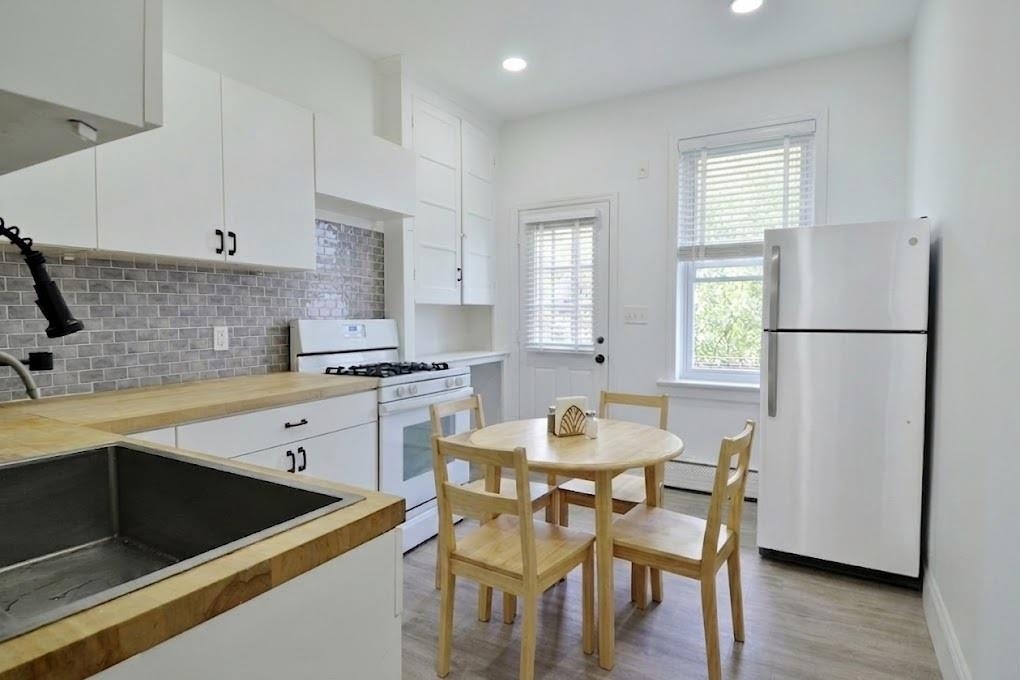 885 Broadway 3 Property Photo 7