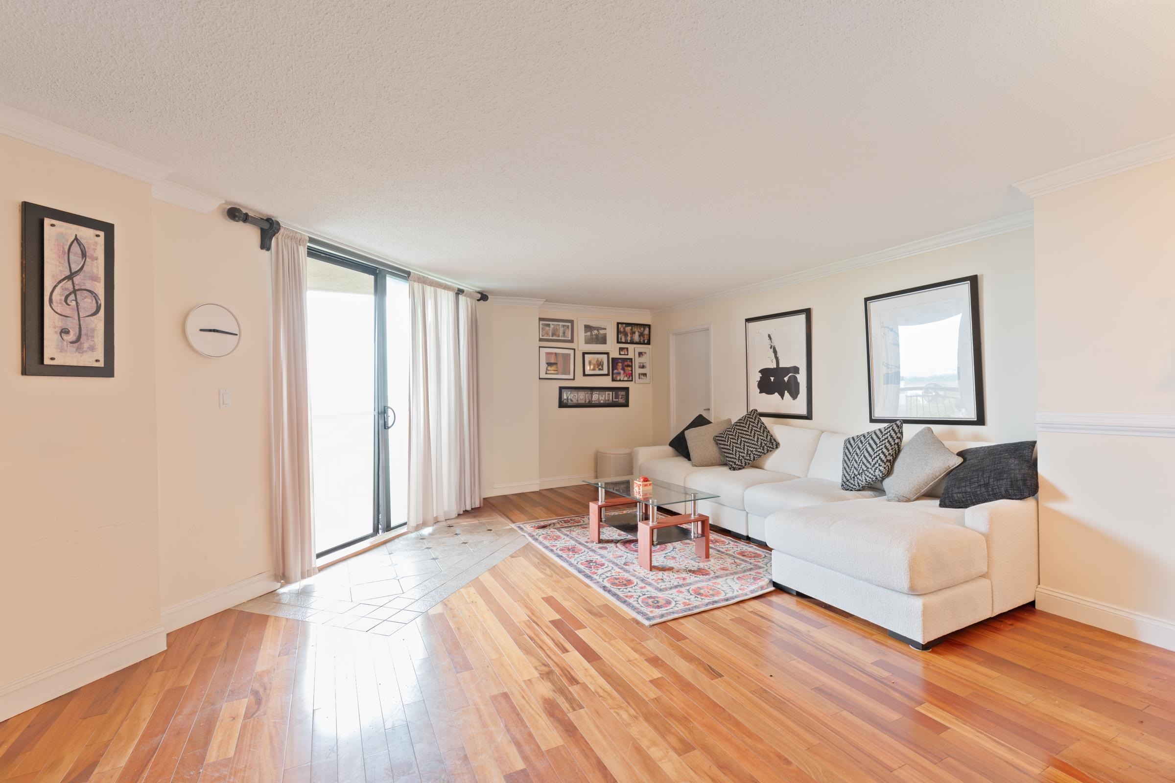 719 Harmon Cove Tower 719 Property Photo 2