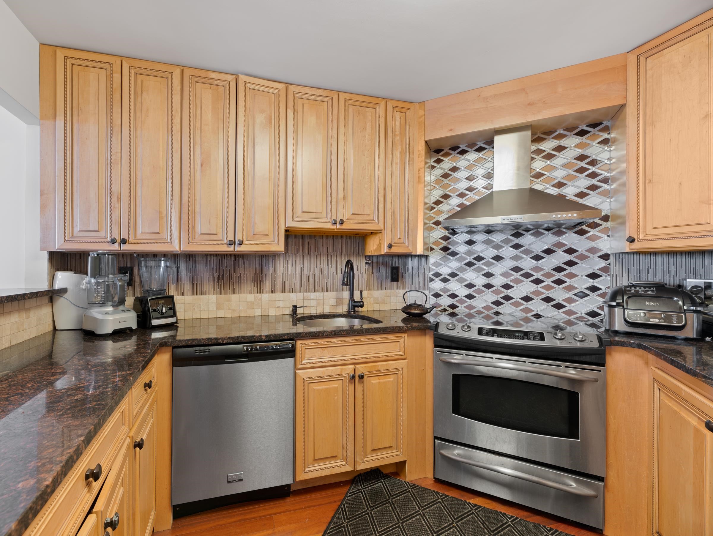 719 Harmon Cove Tower 719 Property Photo 5
