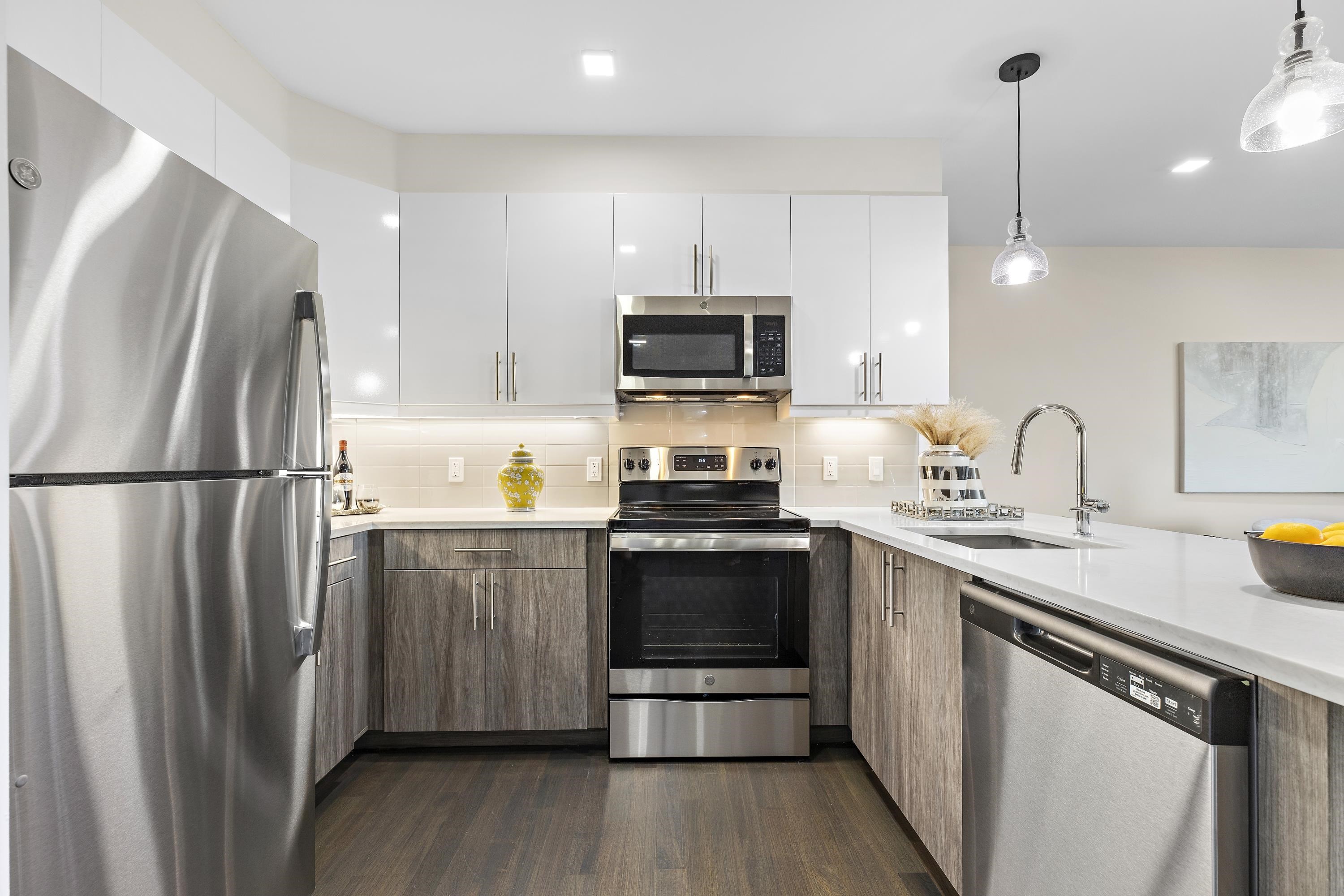 8133 BERGENLINE AVE 6E Property Photo 1