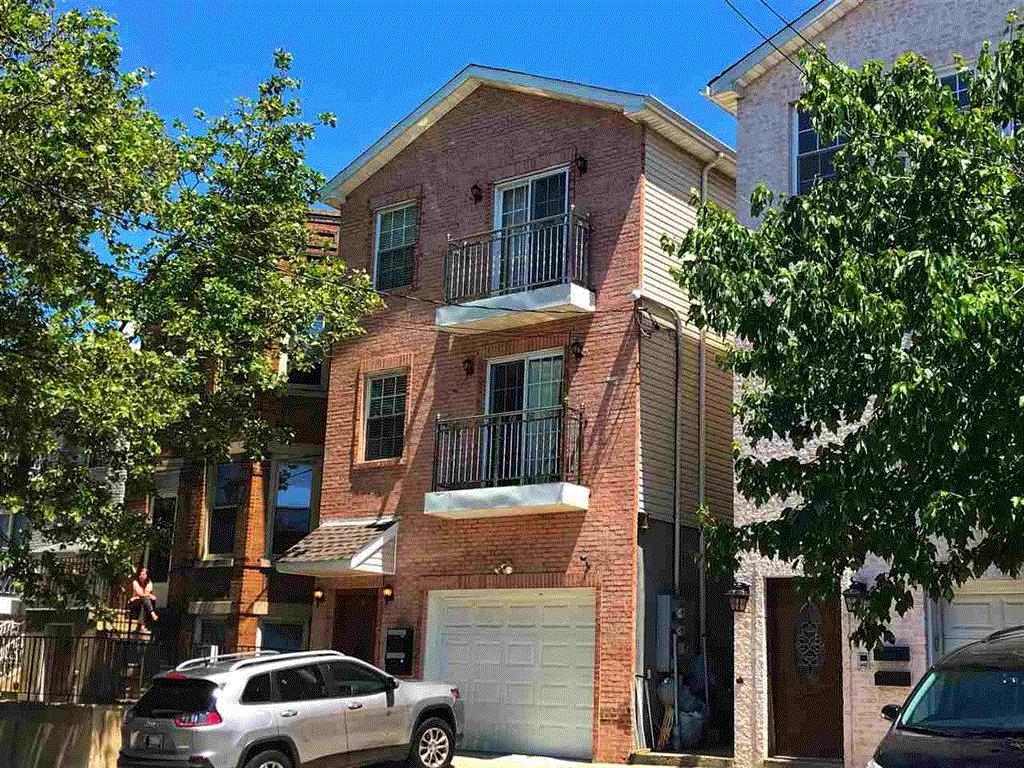 302 TERRACE AVE Unit 2 Property Photo 1
