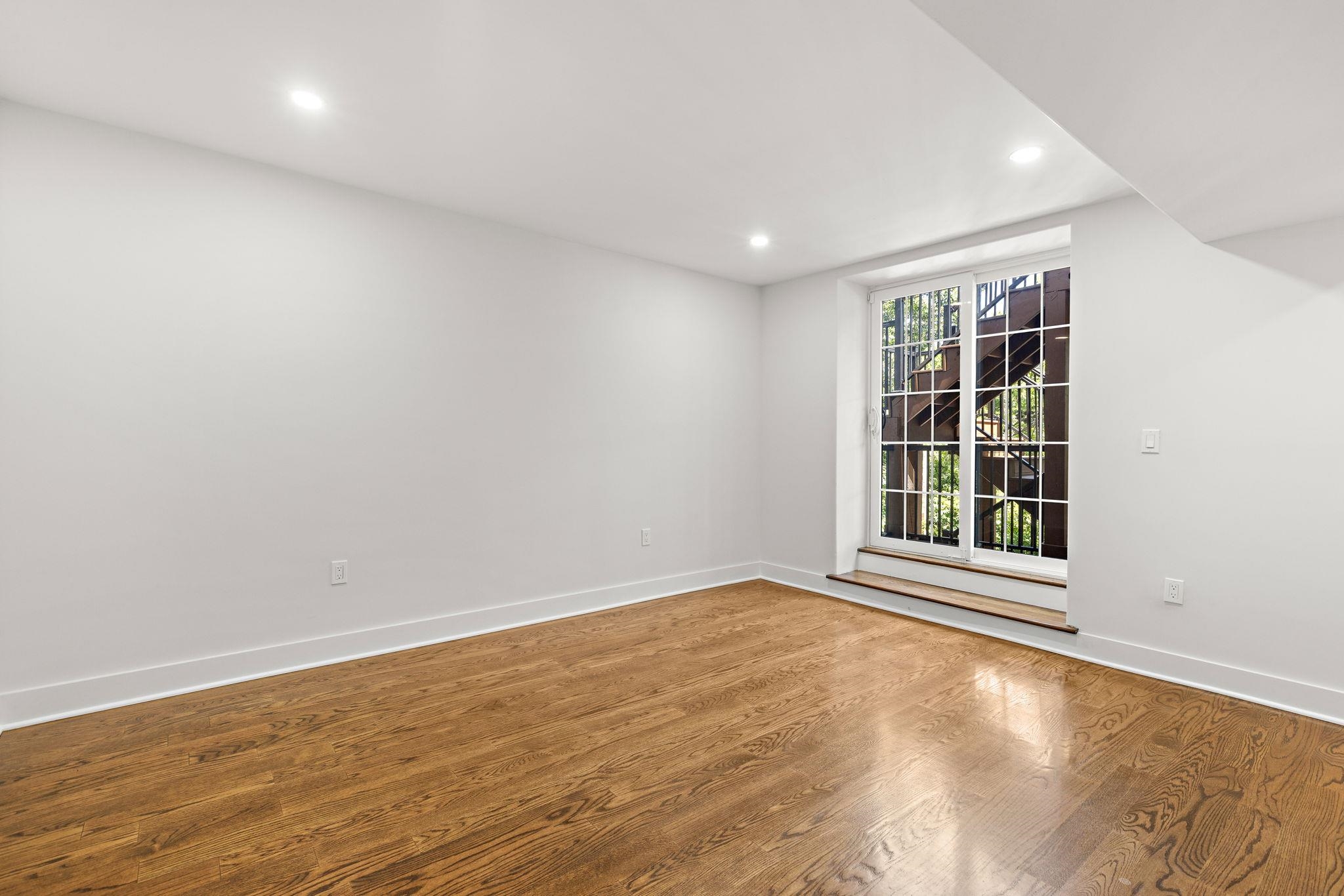 52 Sterling Ave Property Photo 18
