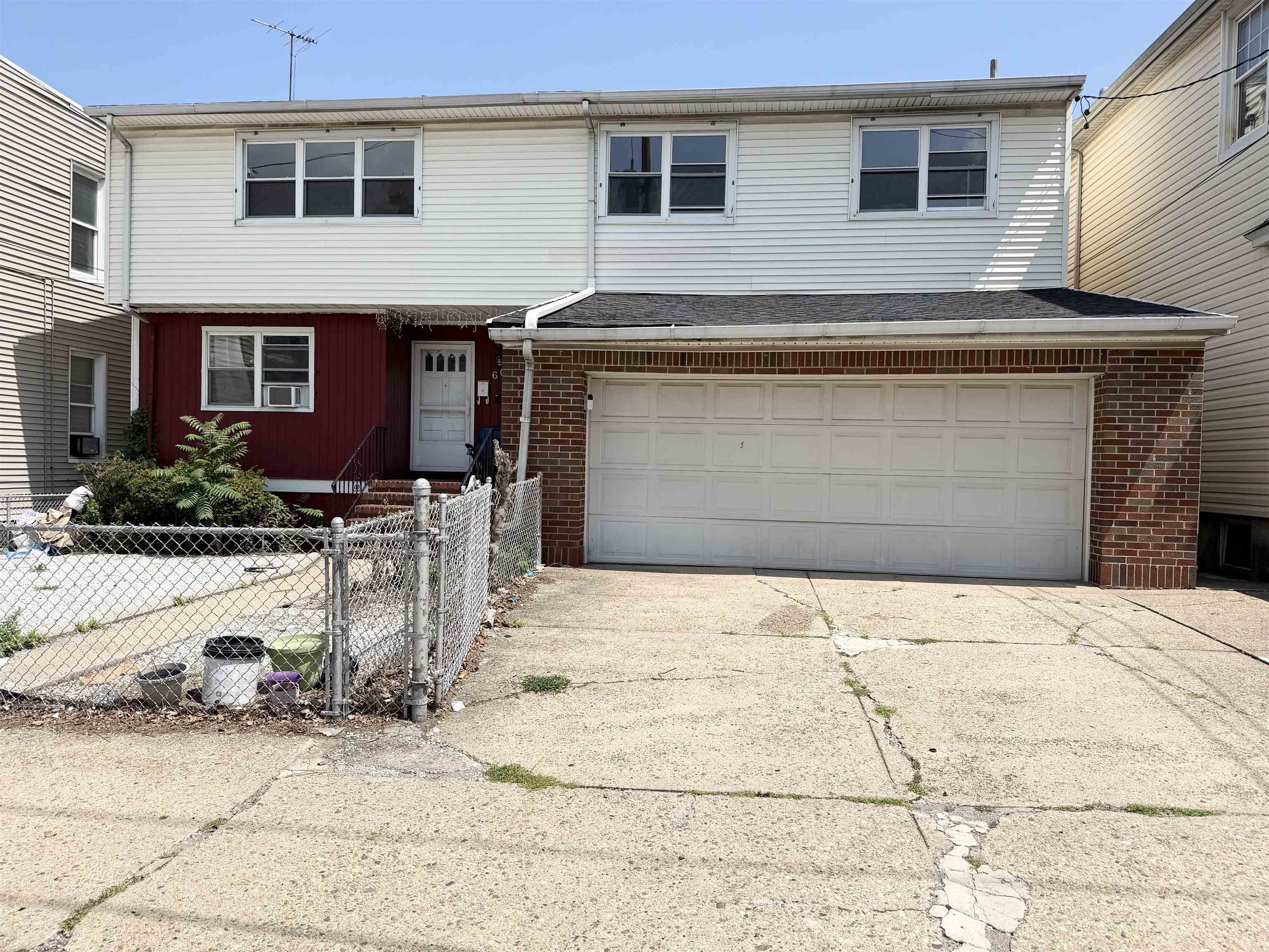 60 Williams Ave Property Photo 1
