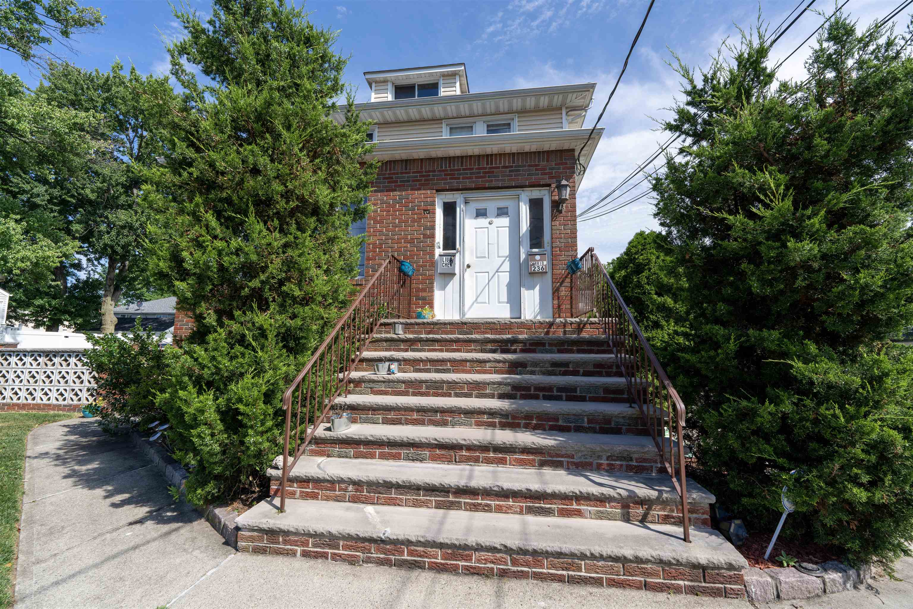 236 FRANKLIN ST 2 Property Photo 1