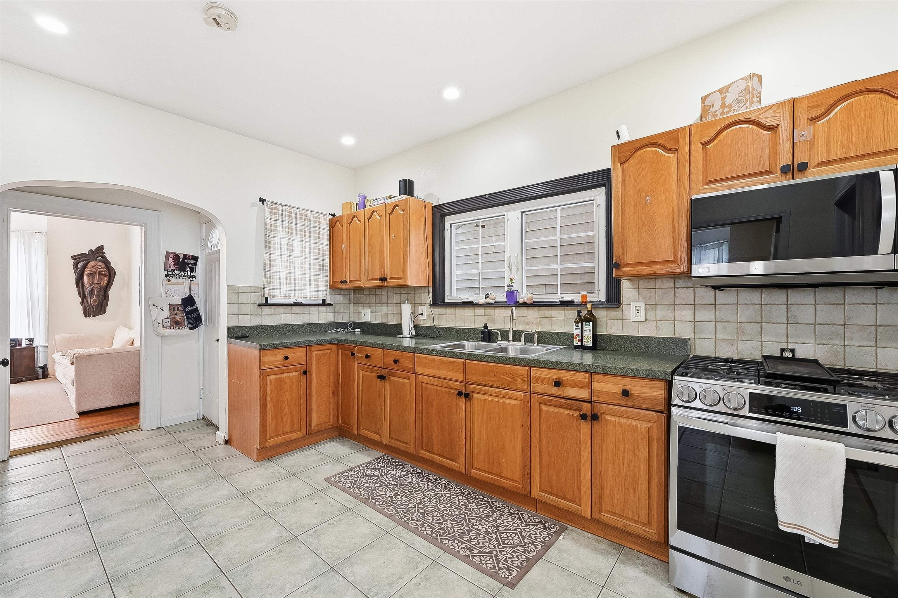 56 Passaic St Property Photo 9