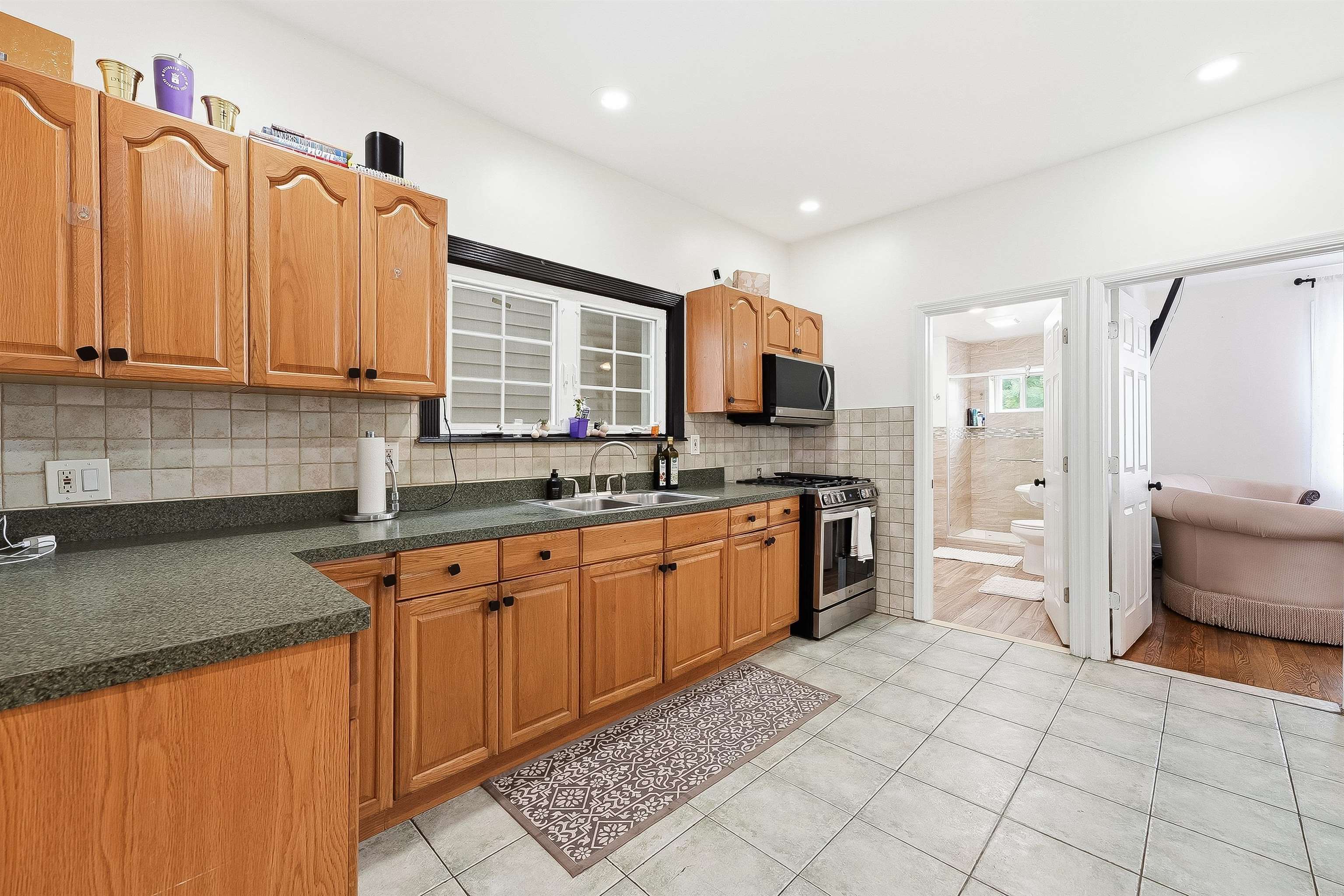 56 Passaic St Property Photo 10