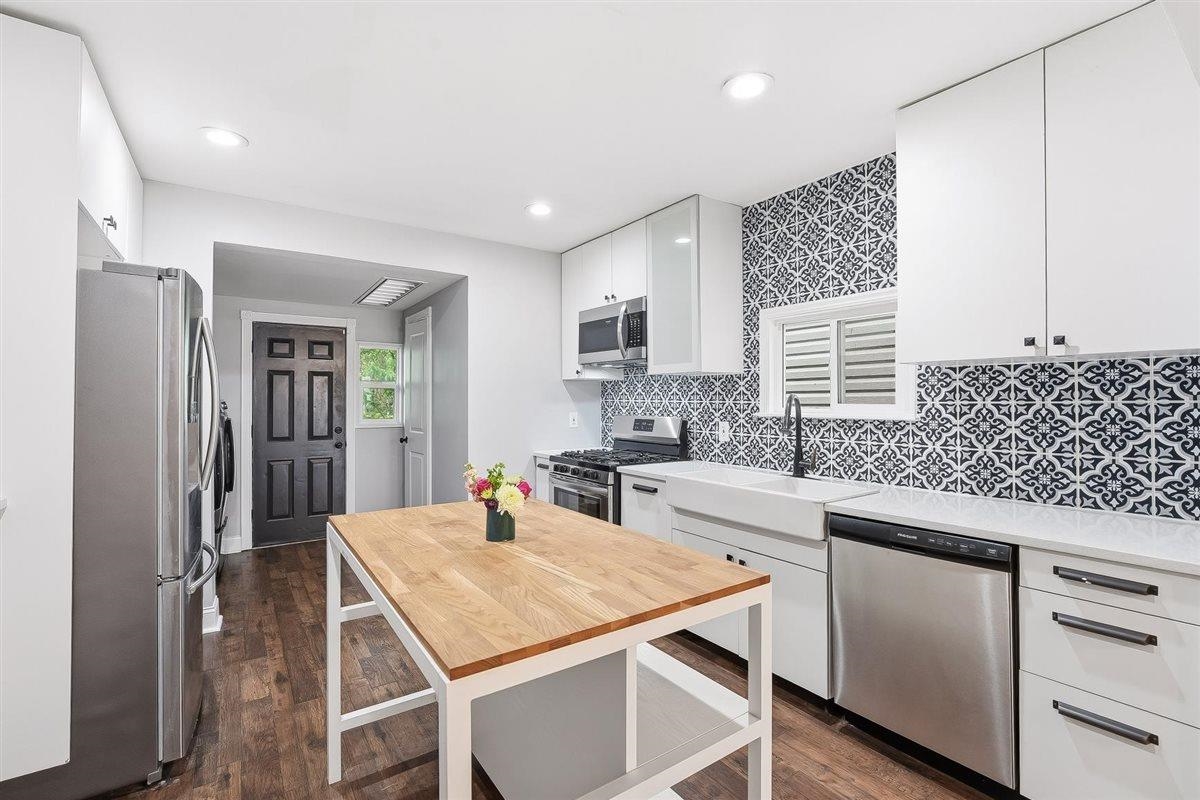 143 Lexington Ave Property Photo 3