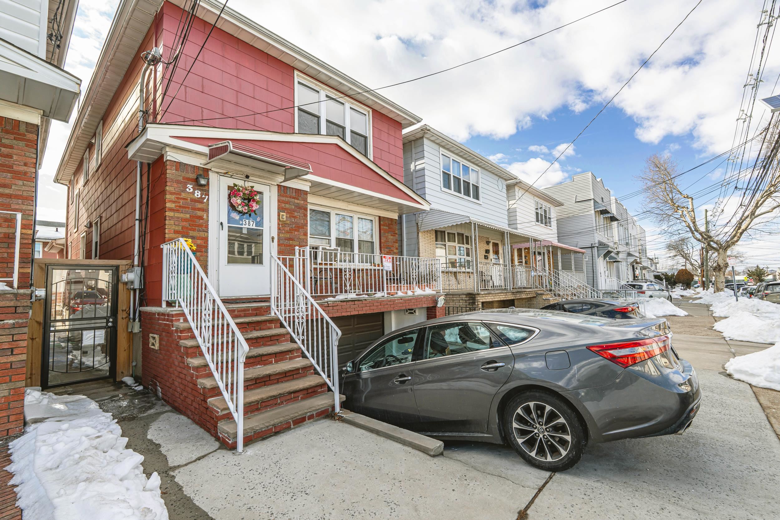387 CATOR AVE 2 Property Photo 1