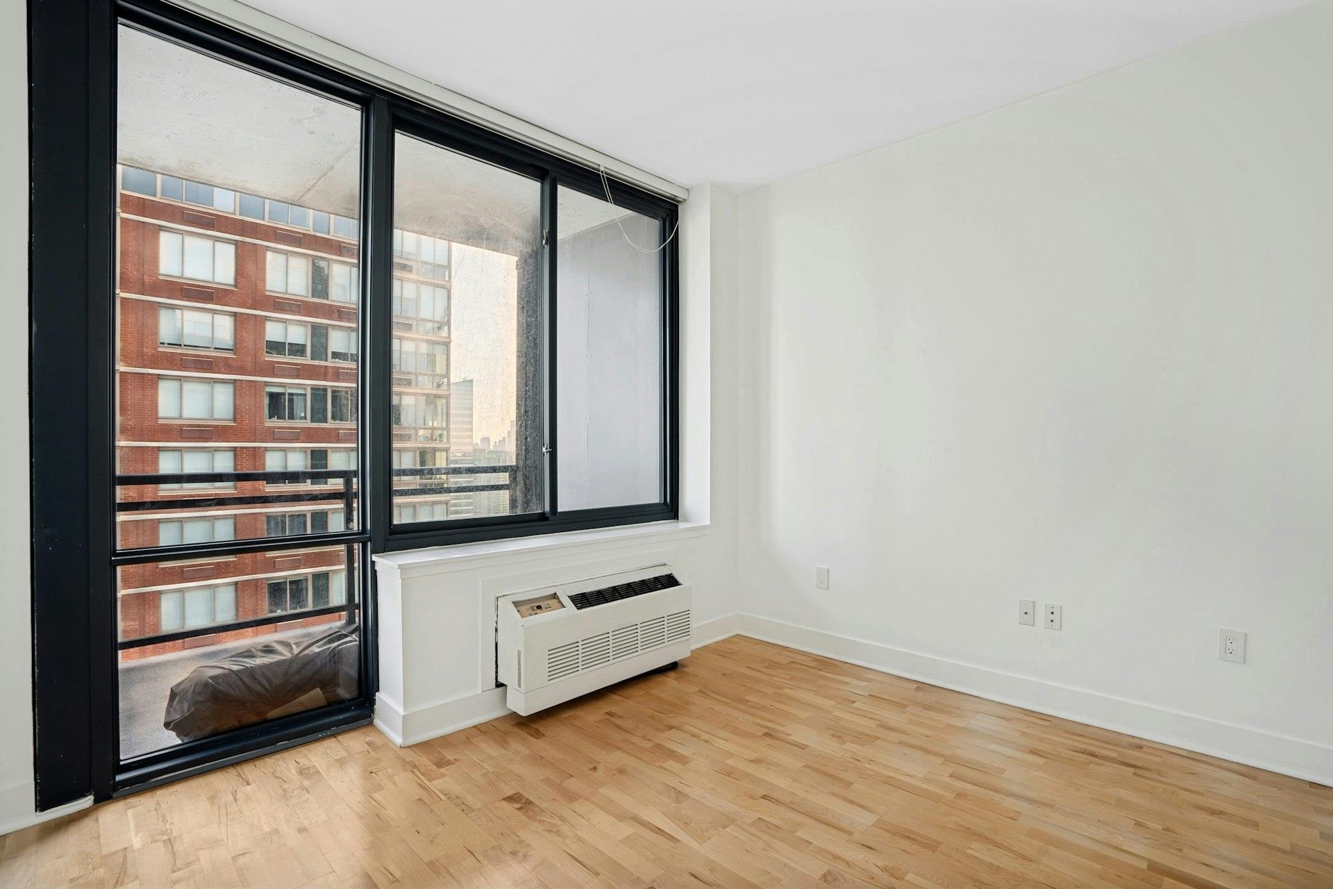 389 Washington St 33e Property Photo 17