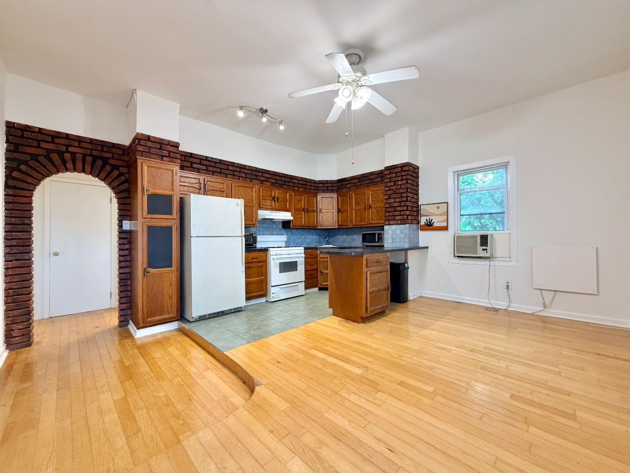 514 Monastery Pl 2r Property Photo 6