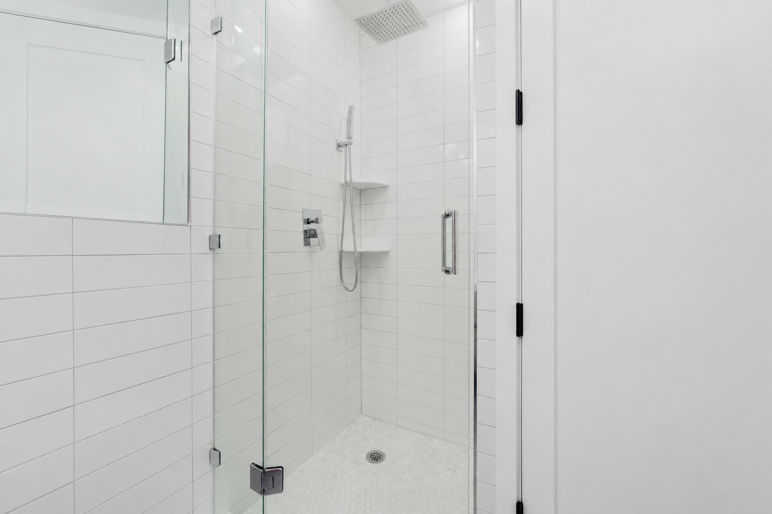 20 Van Nostrand Ave 2 Property Photo 6
