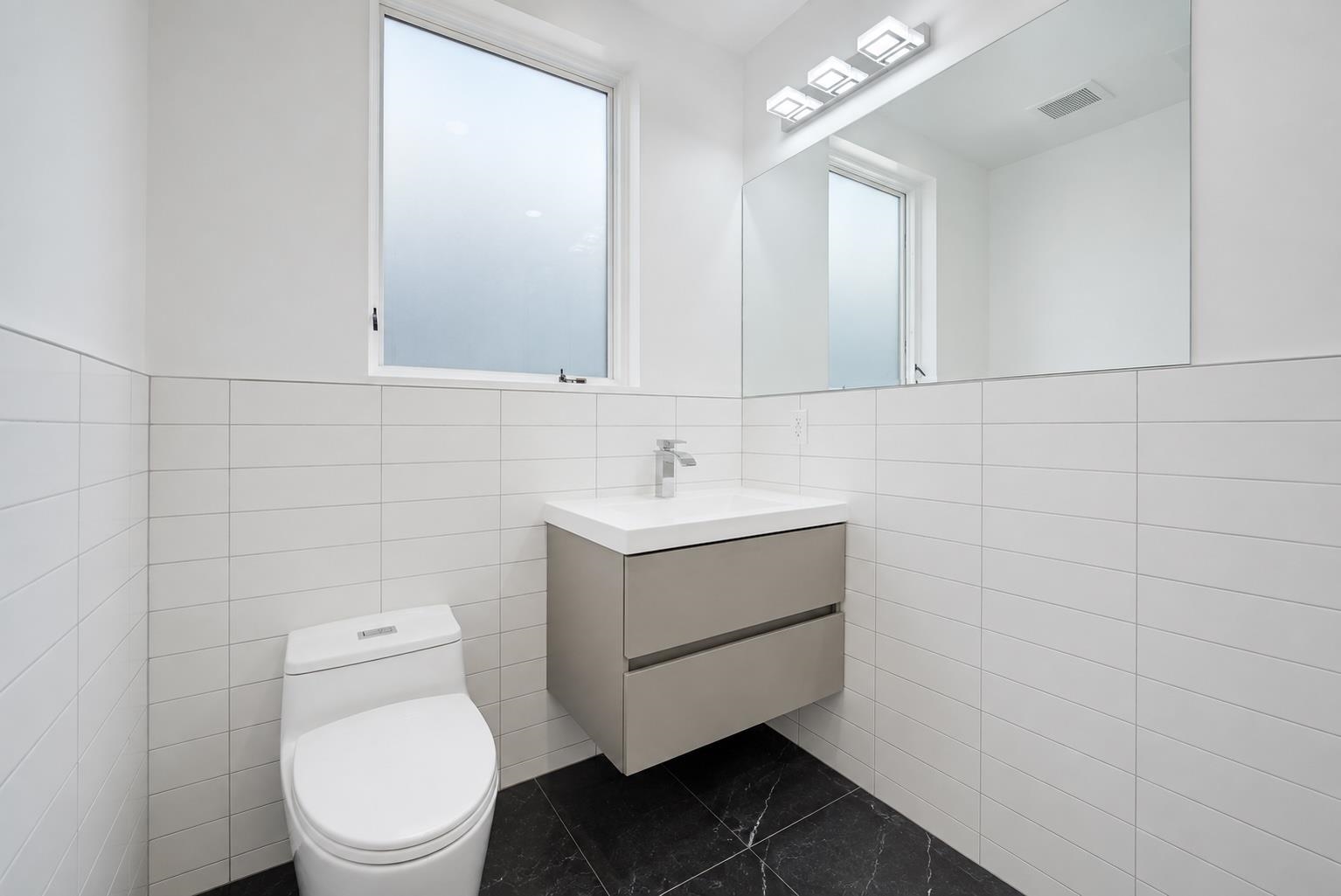 20 Van Nostrand Ave 2 Property Photo 7