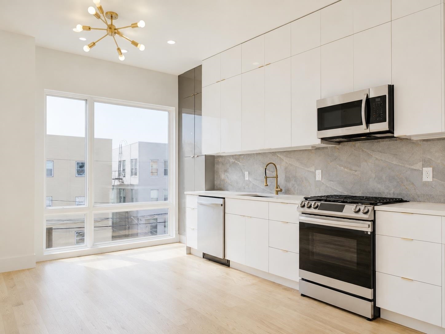 20 Van Nostrand Ave 2 Property Photo 10