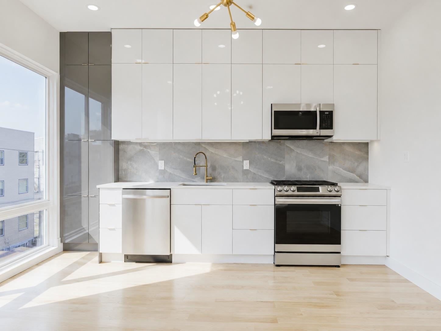 20 Van Nostrand Ave 2 Property Photo 11