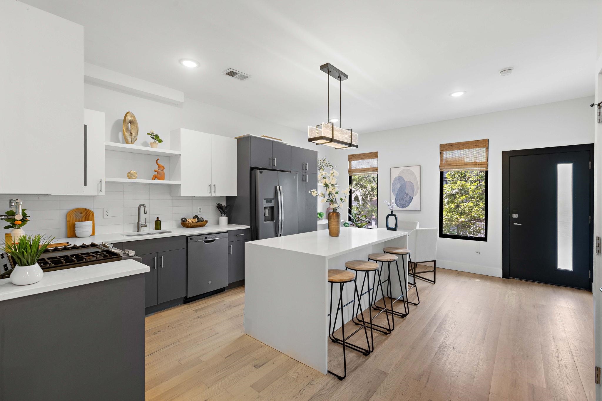 20 JEWETT AVE 1 Property Photo 1