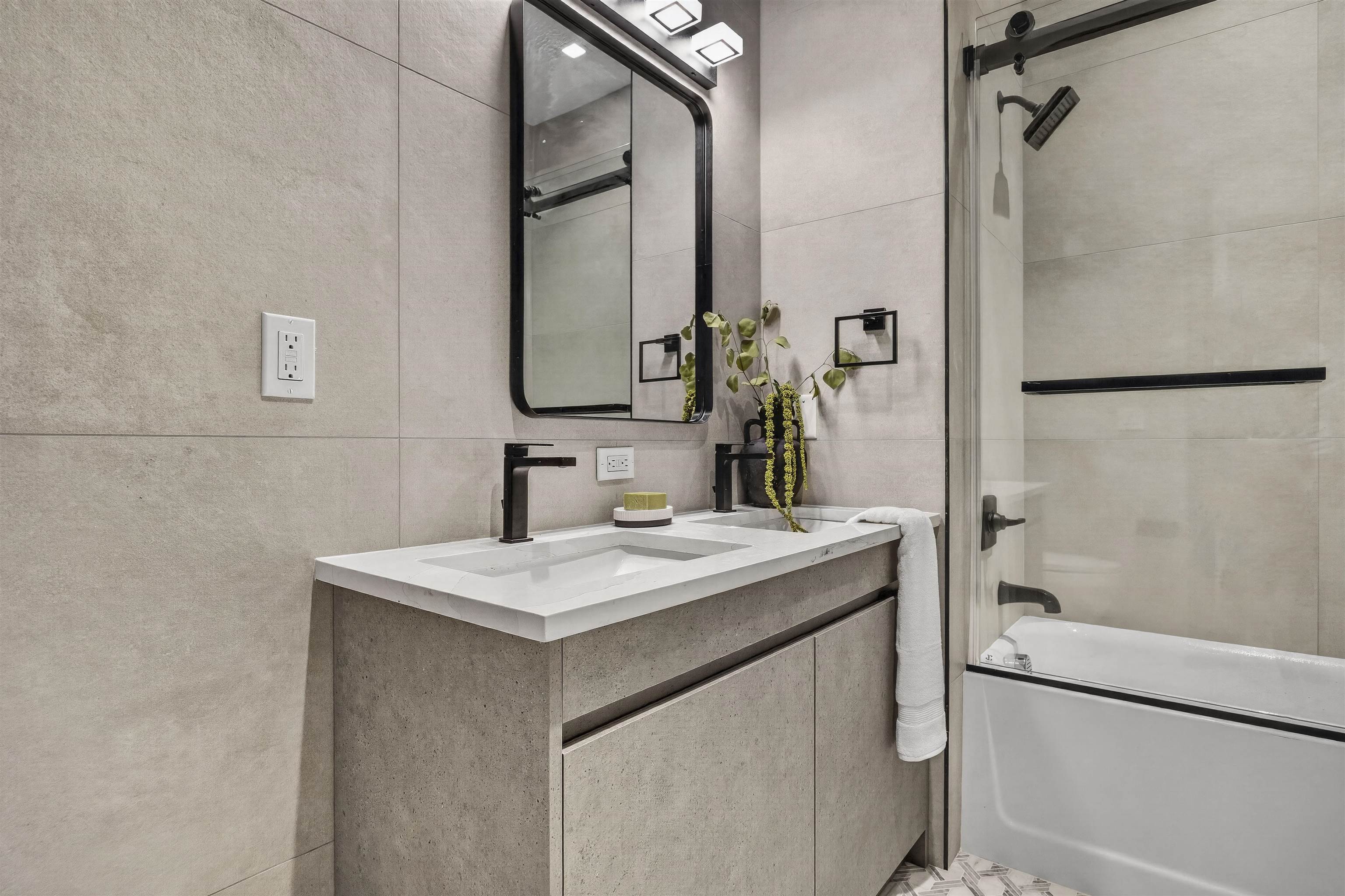 300 Washington St 6j Property Photo 3