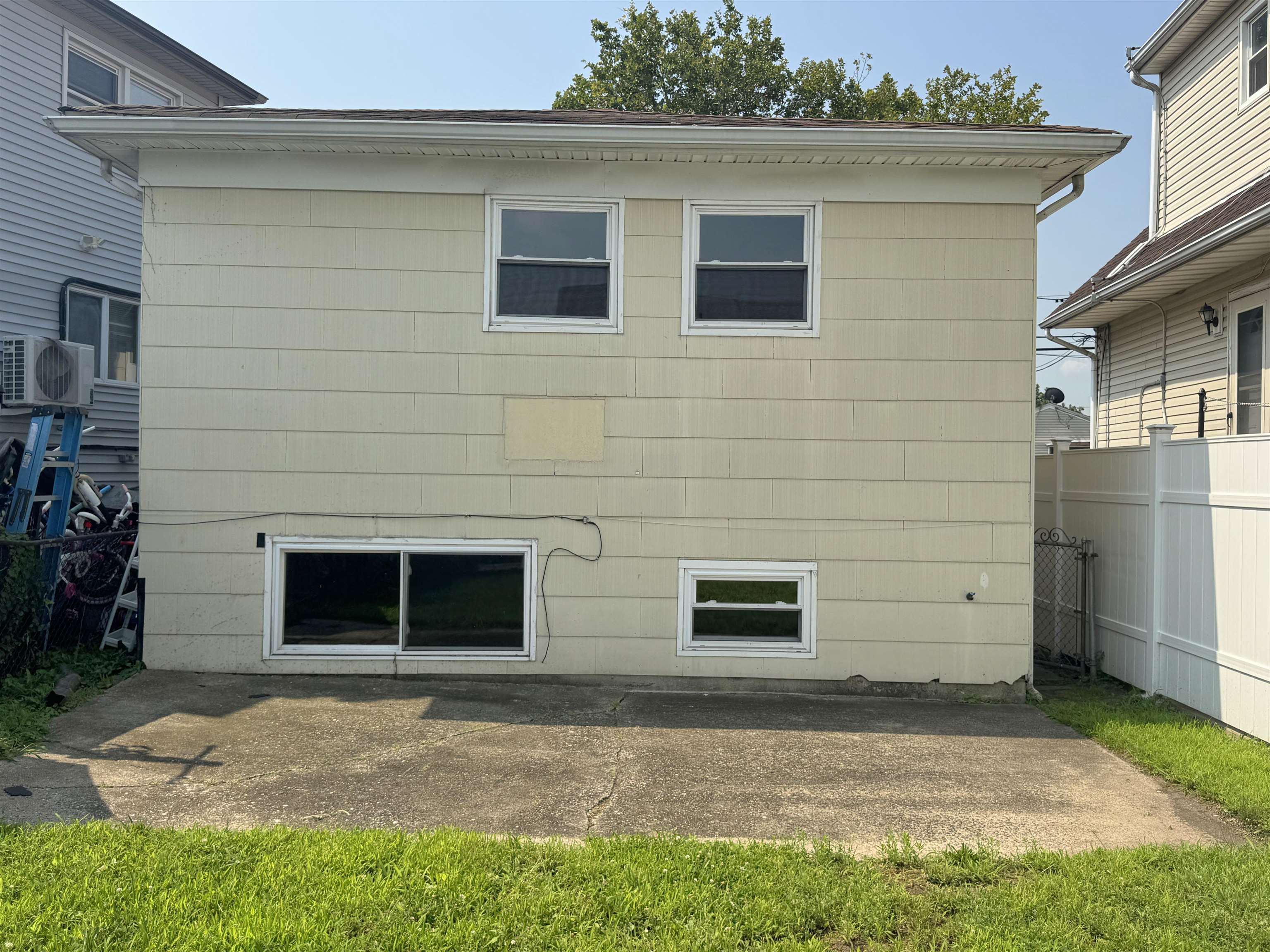 71 Suburbia Ct Property Photo 14