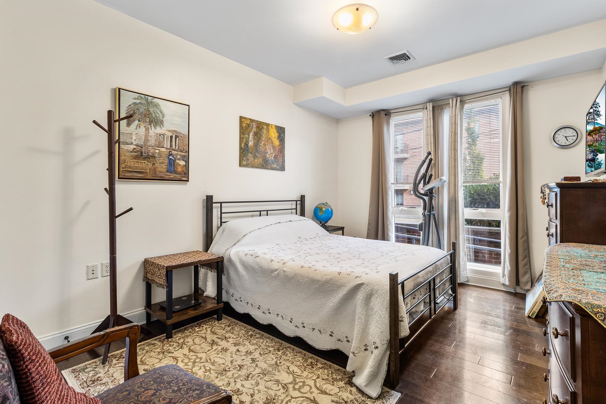 255 Laird Ave 2 Property Photo 10