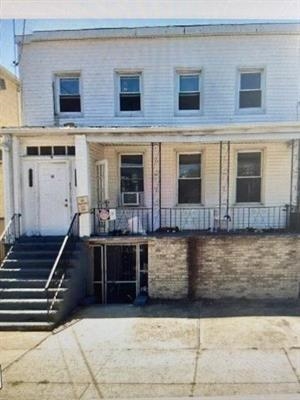 17 Beach St 1 Property Photo 8
