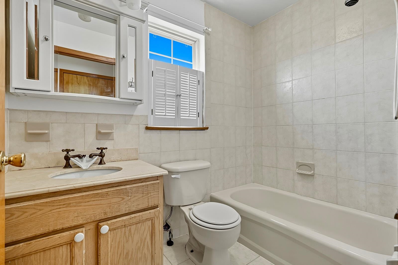 87 Cottage St 2 Property Photo 11