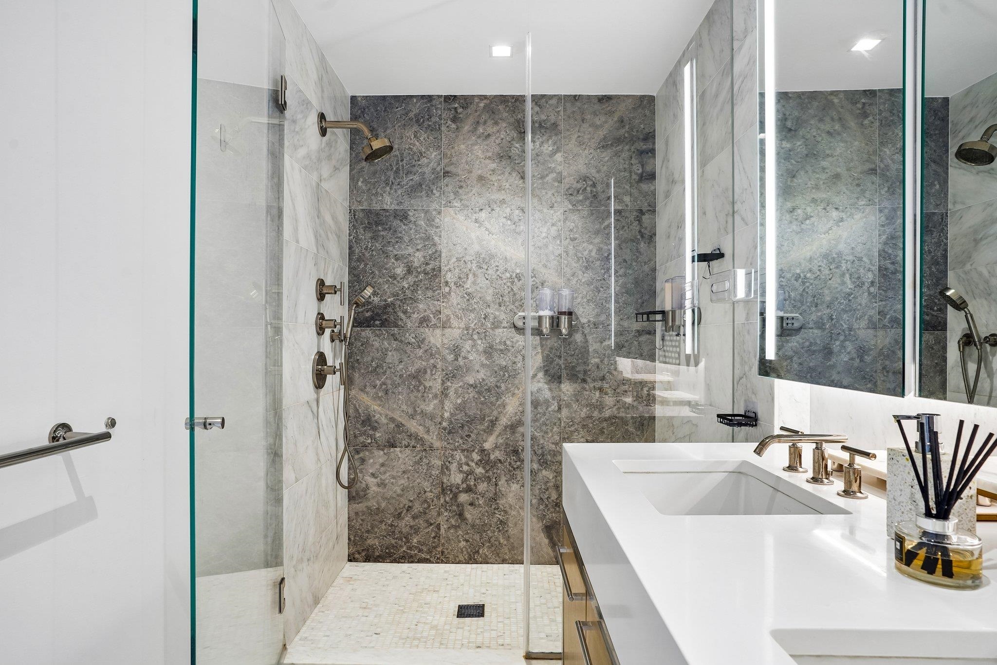 75 Park Lane South 801 Property Photo 17