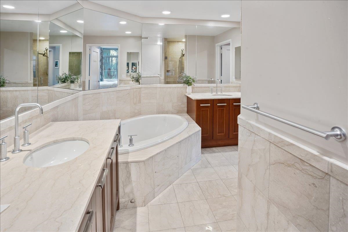 8100 River Rd 302 Property Photo 14