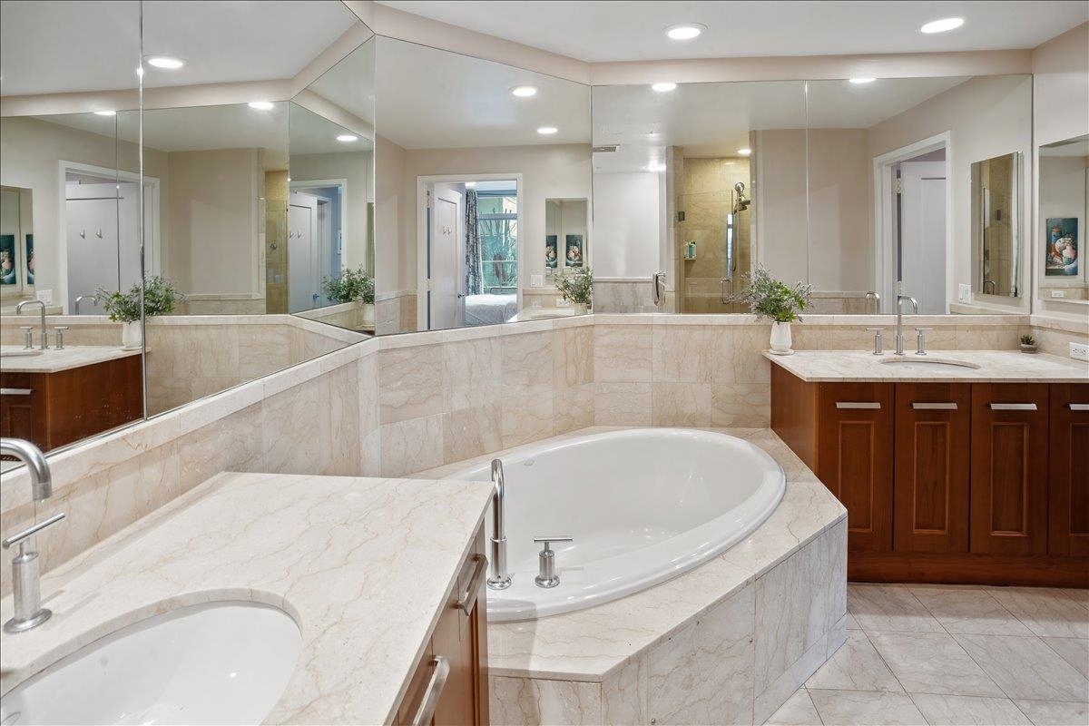 8100 River Rd 302 Property Photo 17
