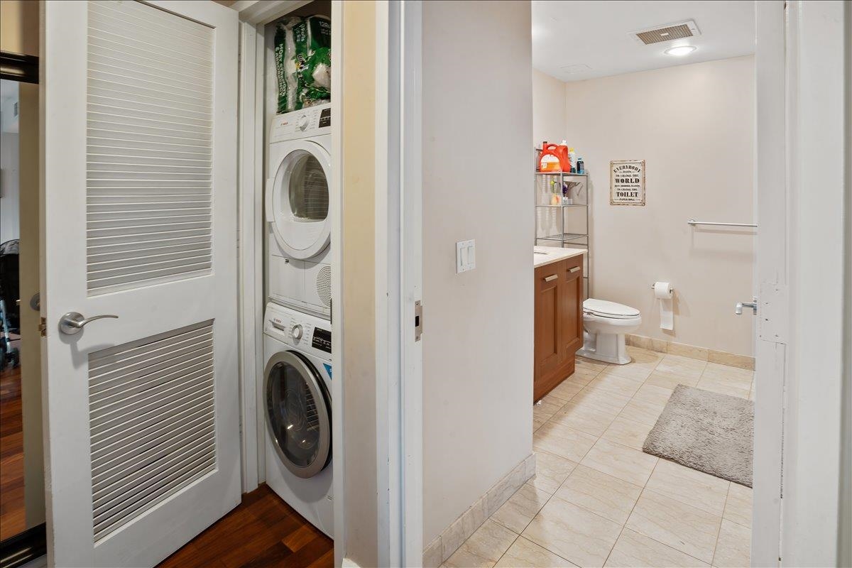 8100 River Rd 302 Property Photo 21