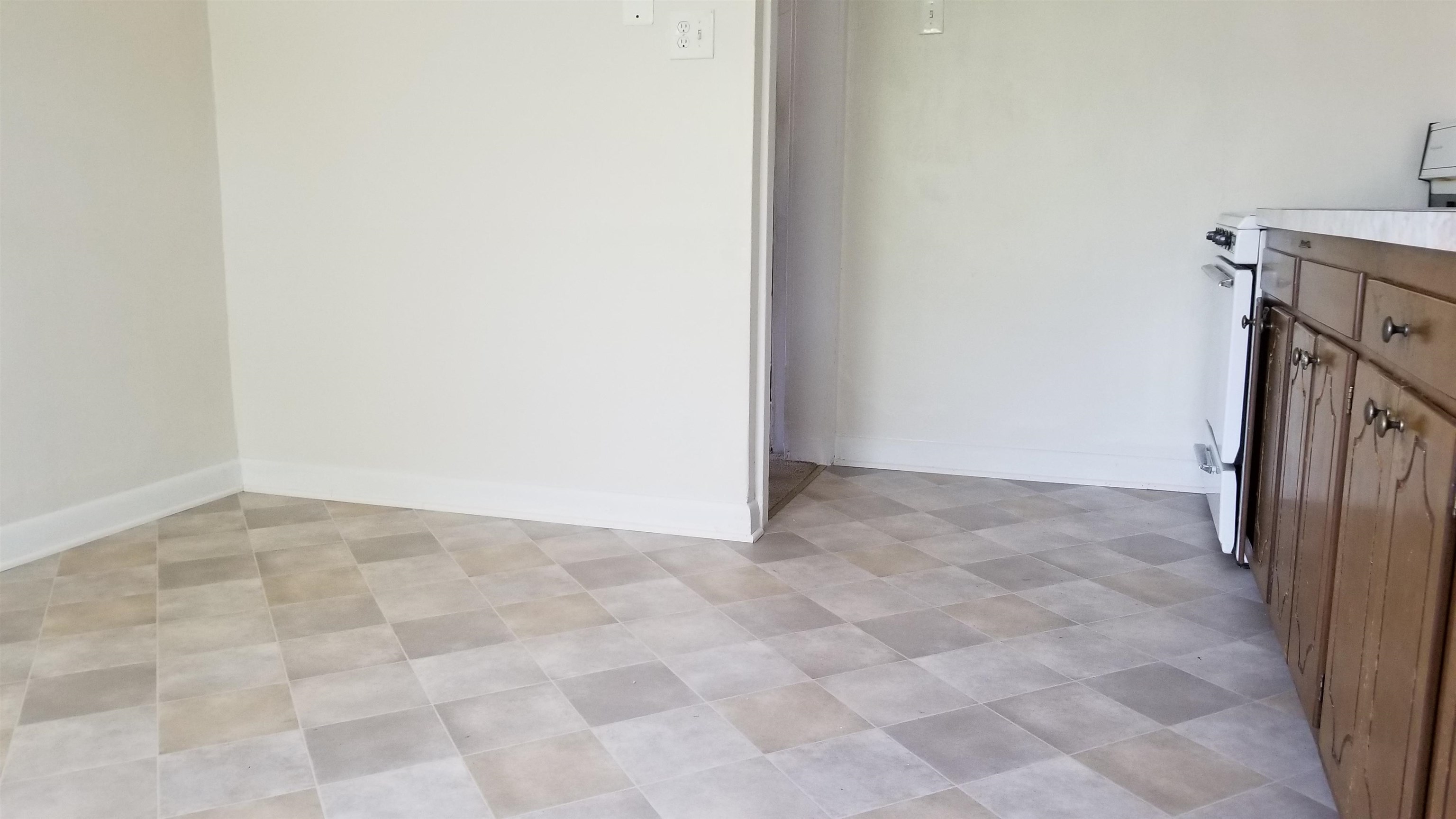 683 Avenue E 2 Property Photo 4