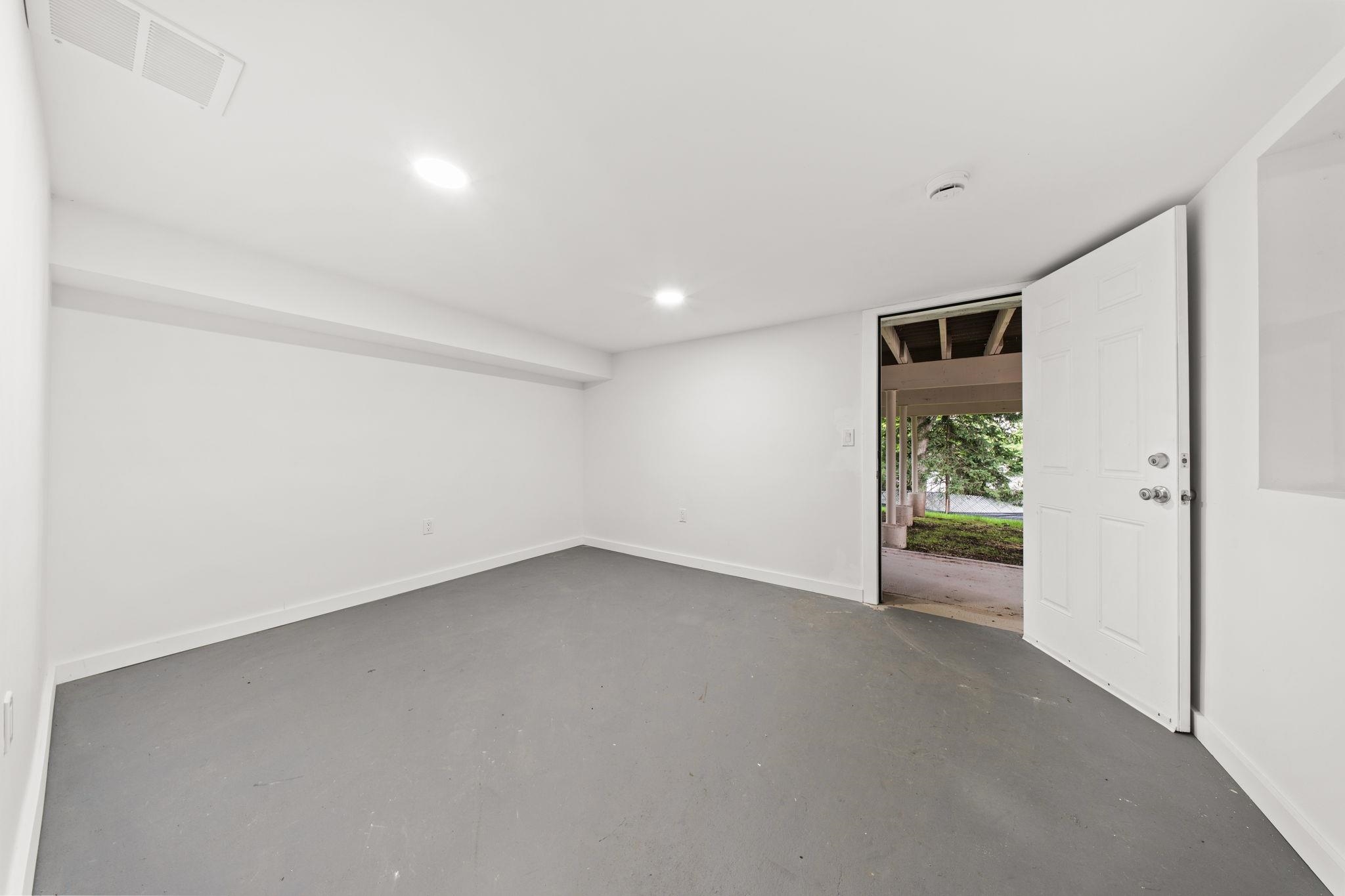 418 East Ave Property Photo 24