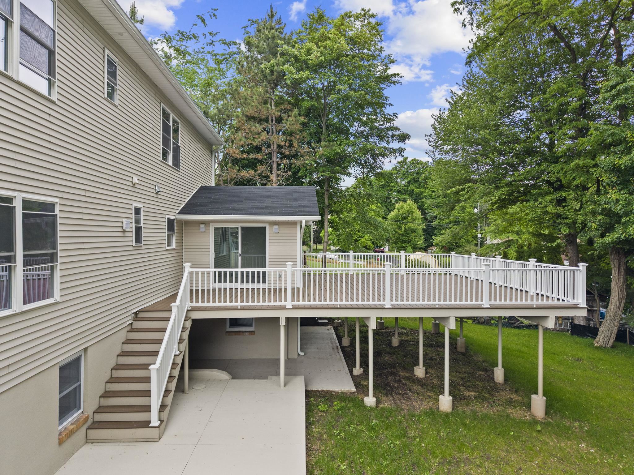418 East Ave Property Photo 27