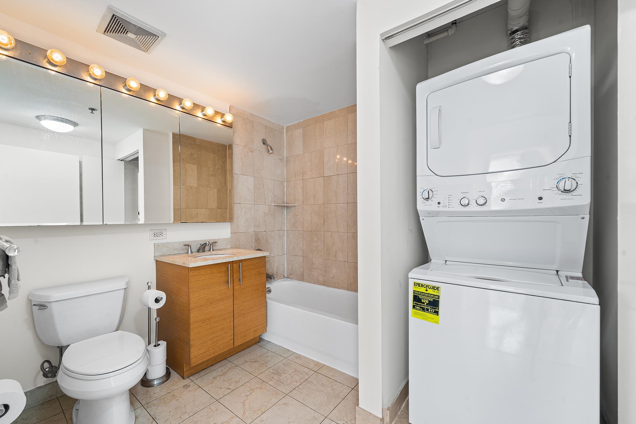 102 Christopher Columbus Dr 202 Property Photo 11