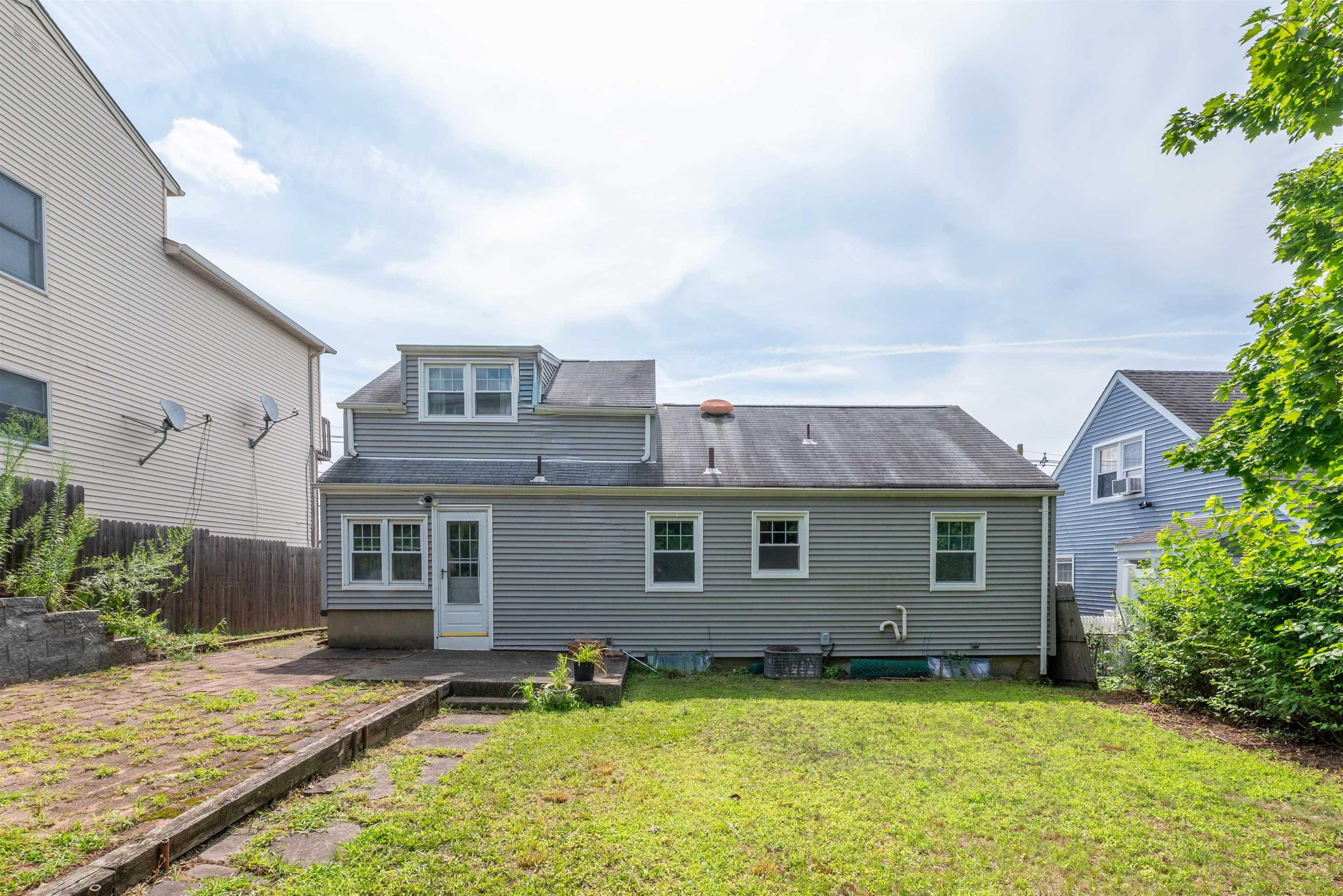 722 7th St Property Photo 12