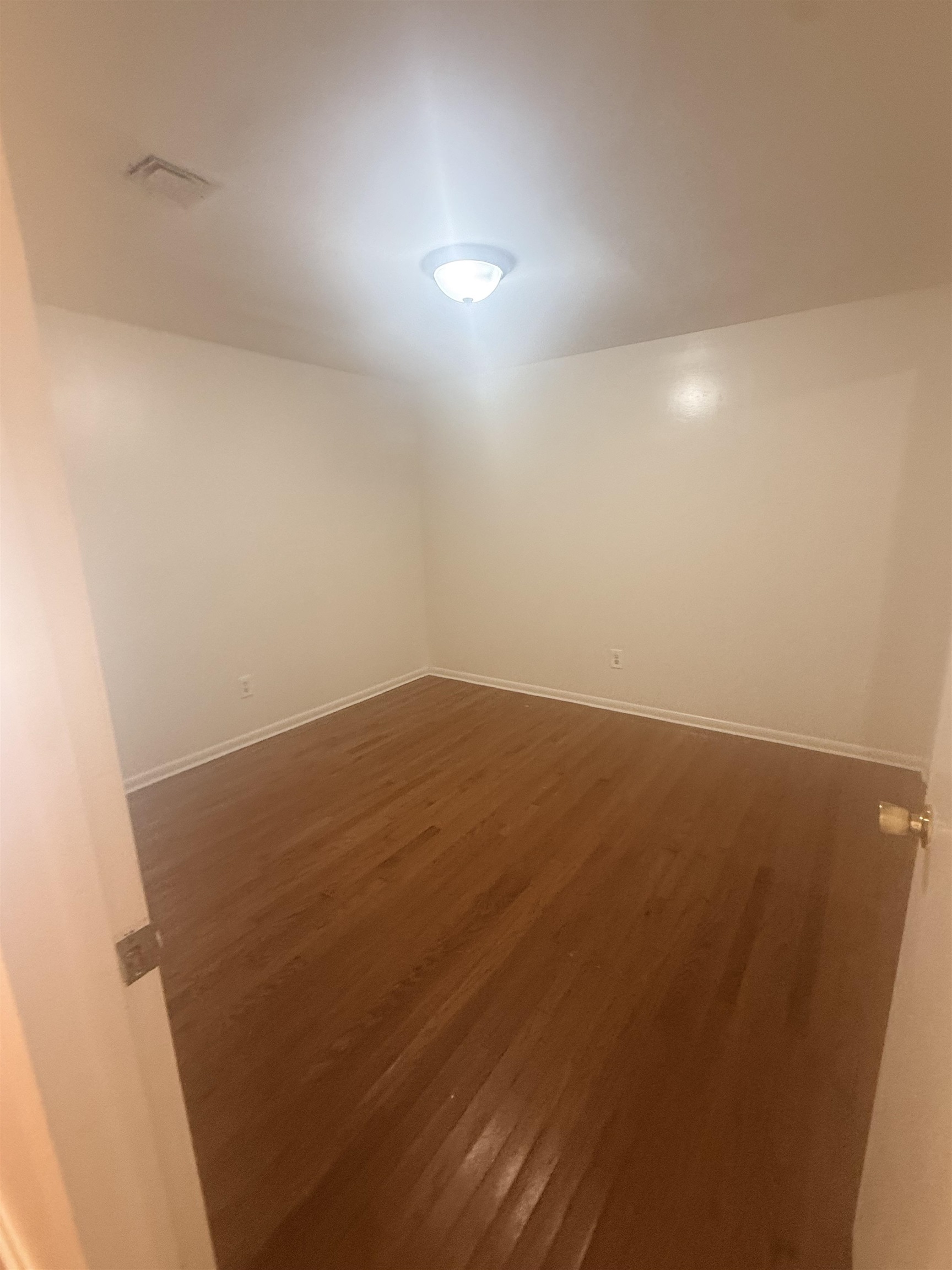 592 Bramhall Ave 1 Property Photo 8