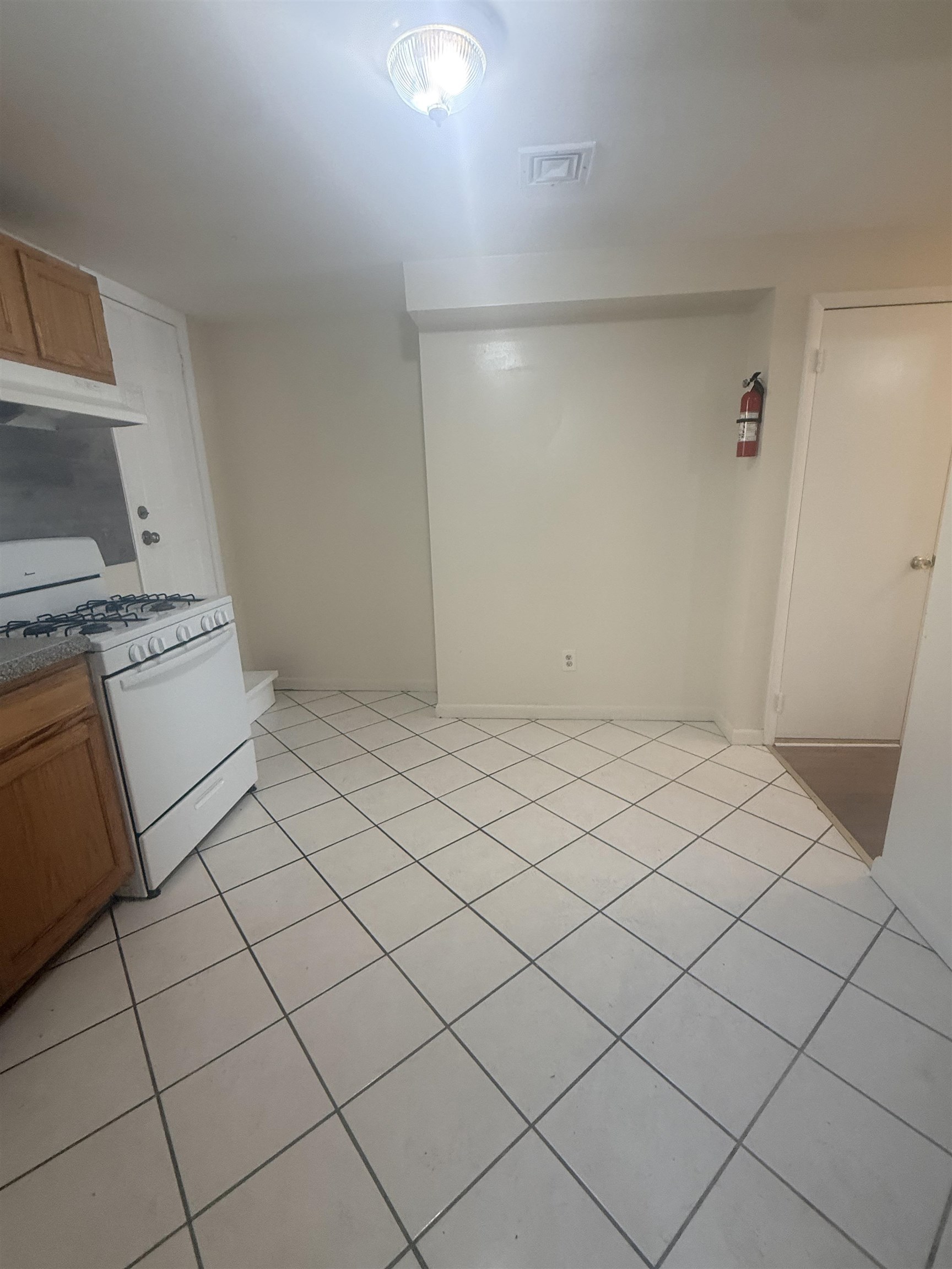 592 Bramhall Ave 1 Property Photo 12