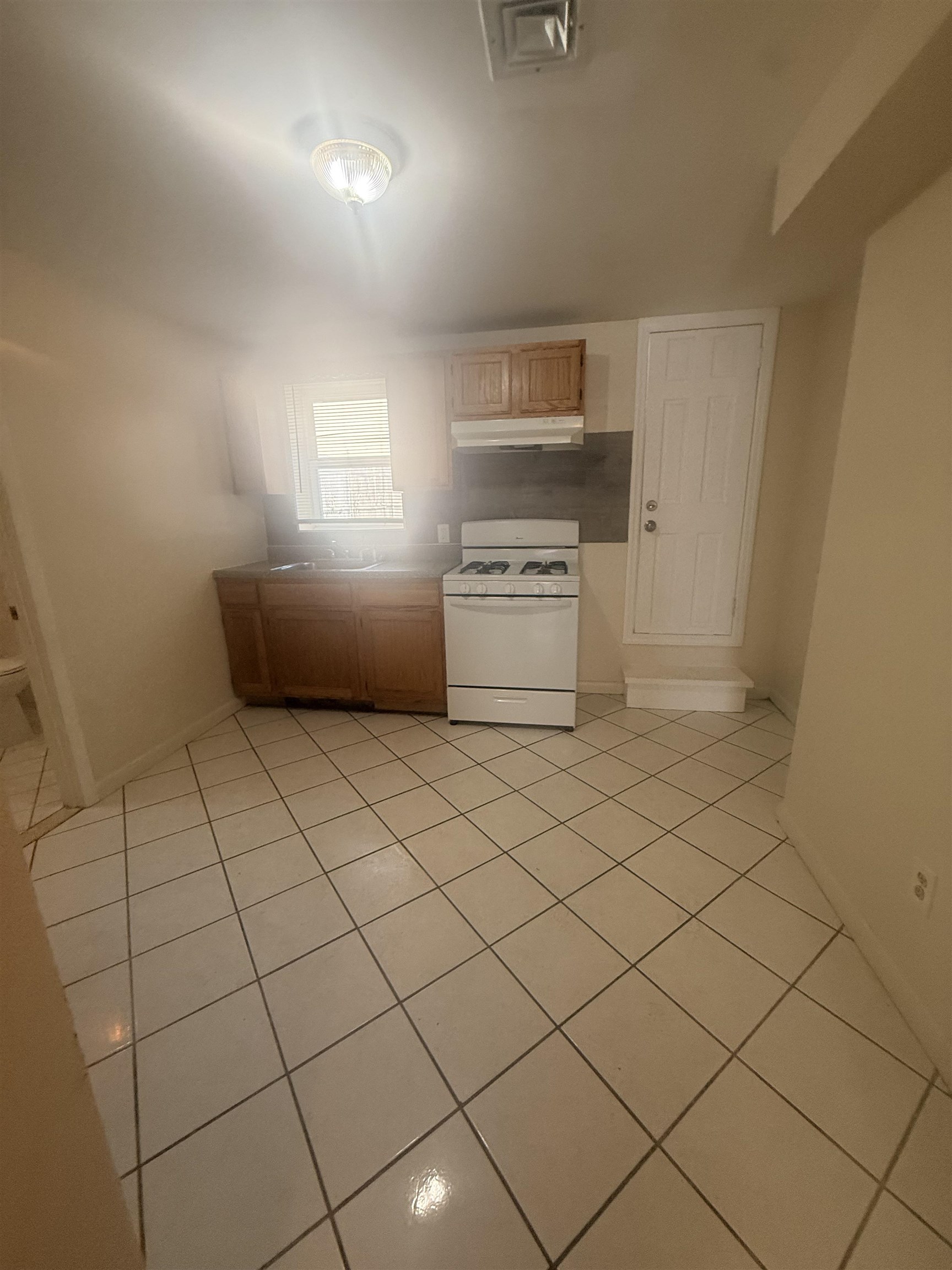 592 Bramhall Ave 1 Property Photo 13