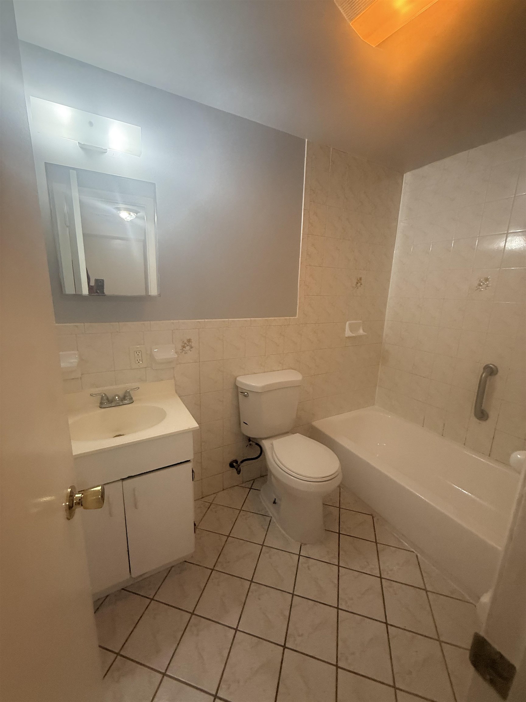 592 Bramhall Ave 1 Property Photo 15