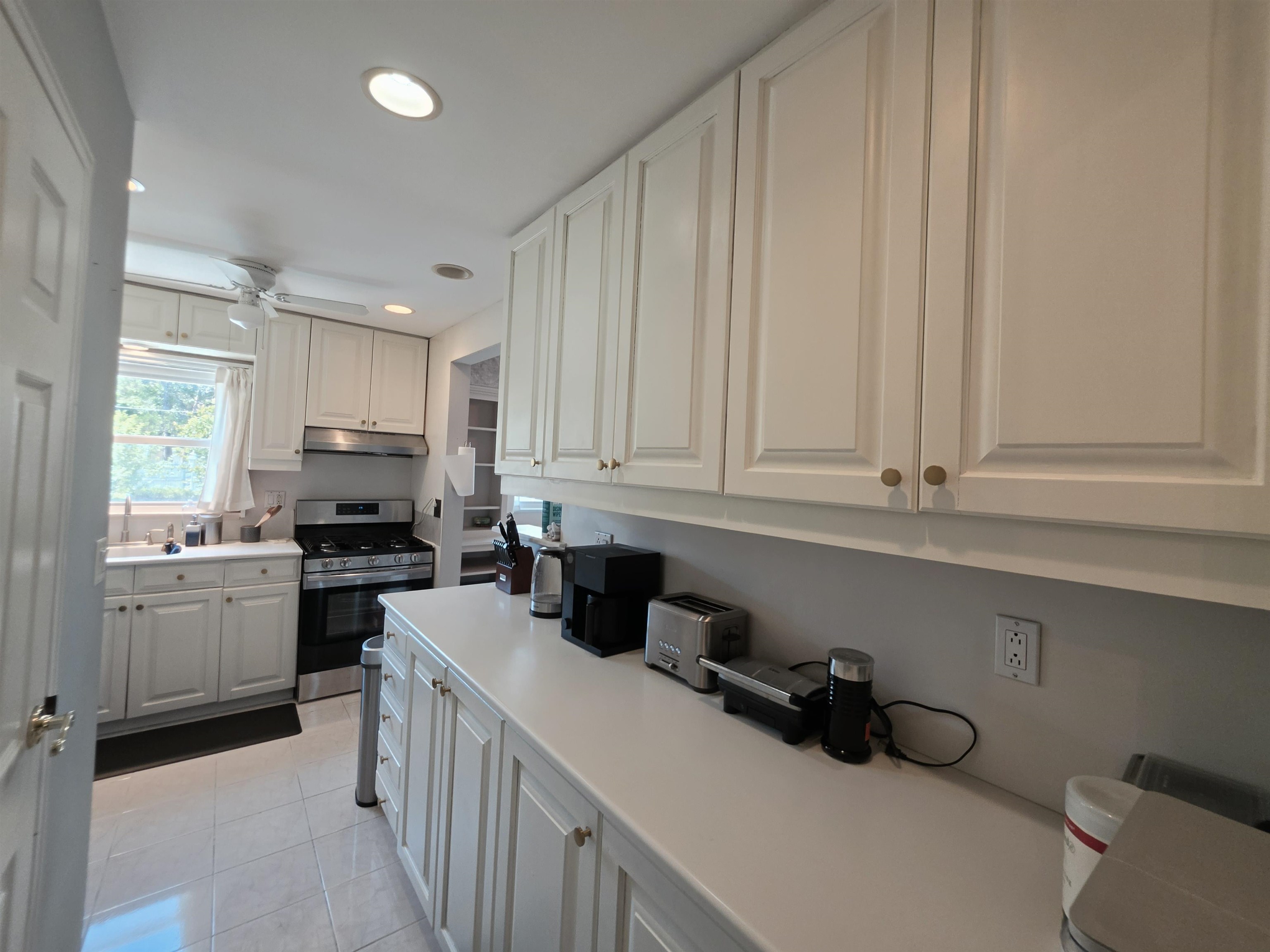 9 Elna Ct Property Photo 8