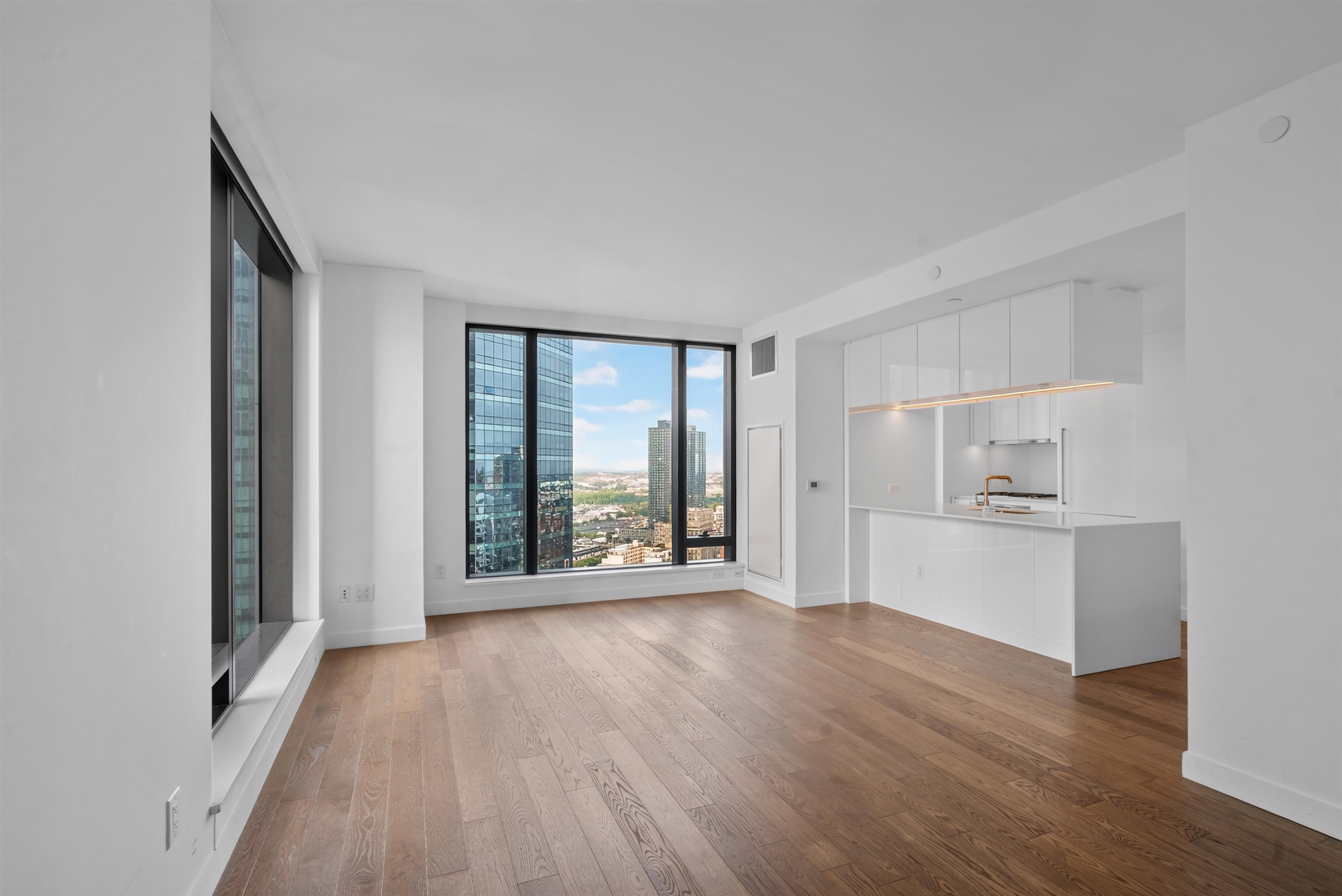 99 HUDSON ST 2811 Property Photo 1