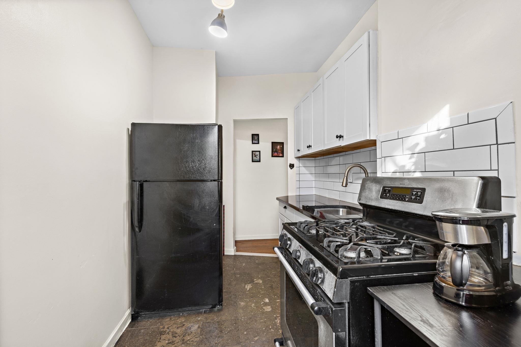 275 Harrison Ave B4 Property Photo 8
