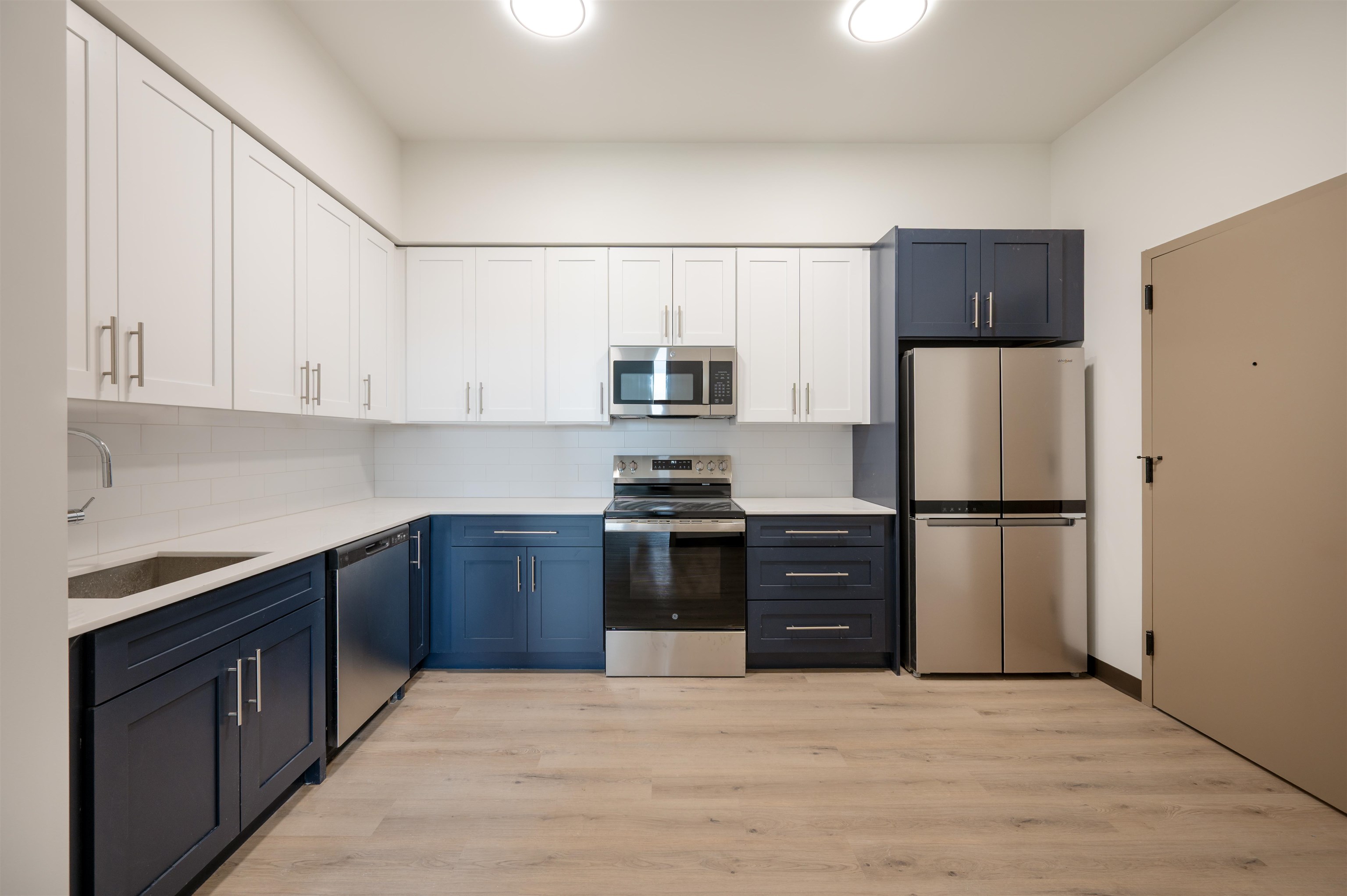 857 Bergen Ave 304 Property Photo 2