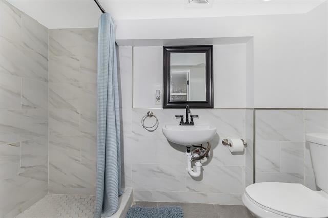 64 College St 1 Property Photo 14