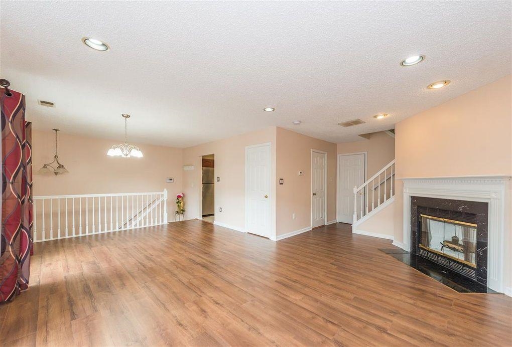 45 Dogwood St Property Photo 4