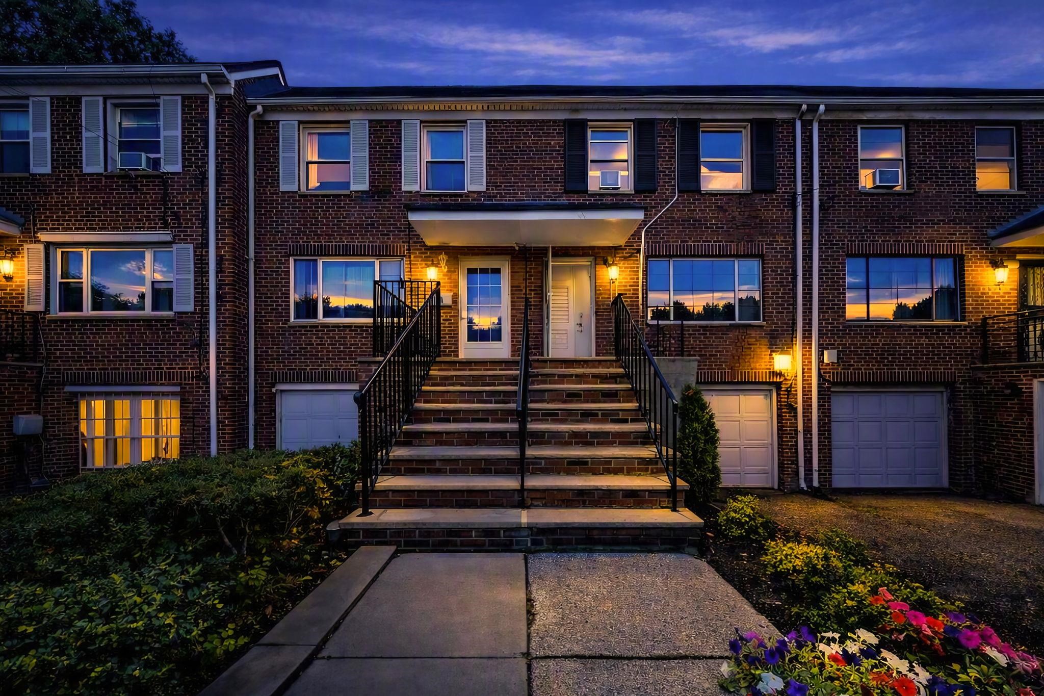 44 COLLEGE ST Property Photo 1