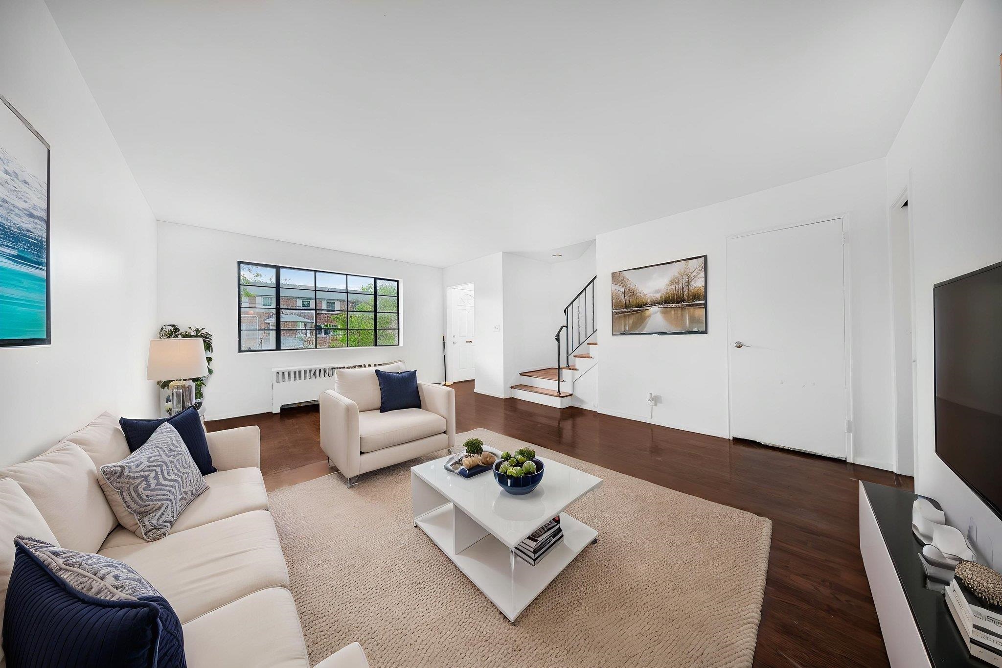 44 College St Property Photo 3