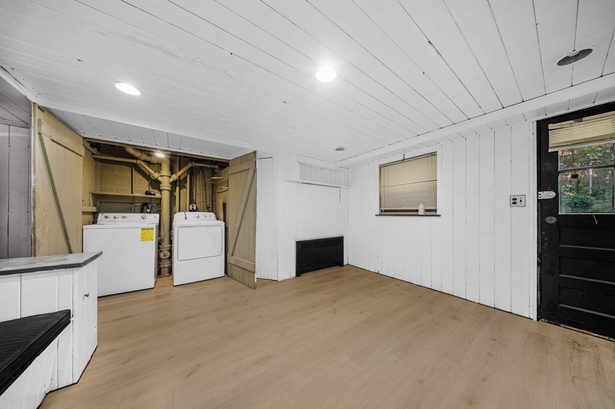 44 College St Property Photo 5