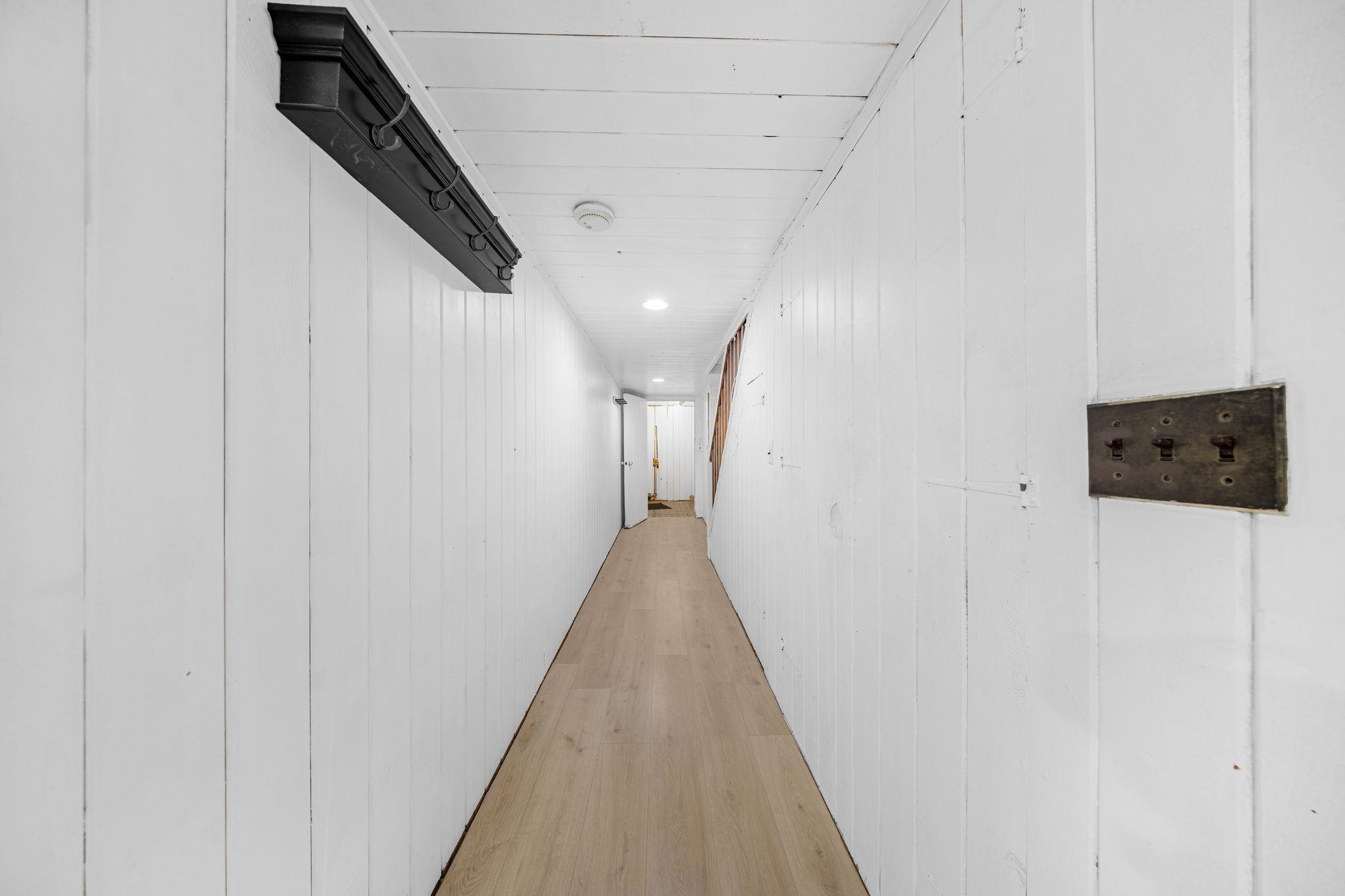 44 College St Property Photo 8