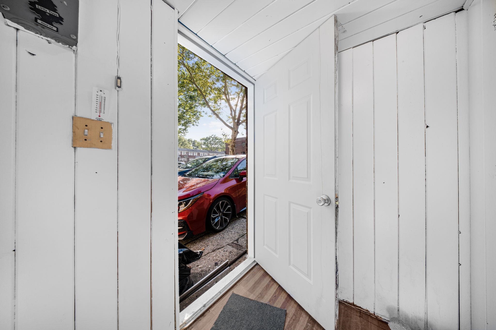 44 College St Property Photo 10