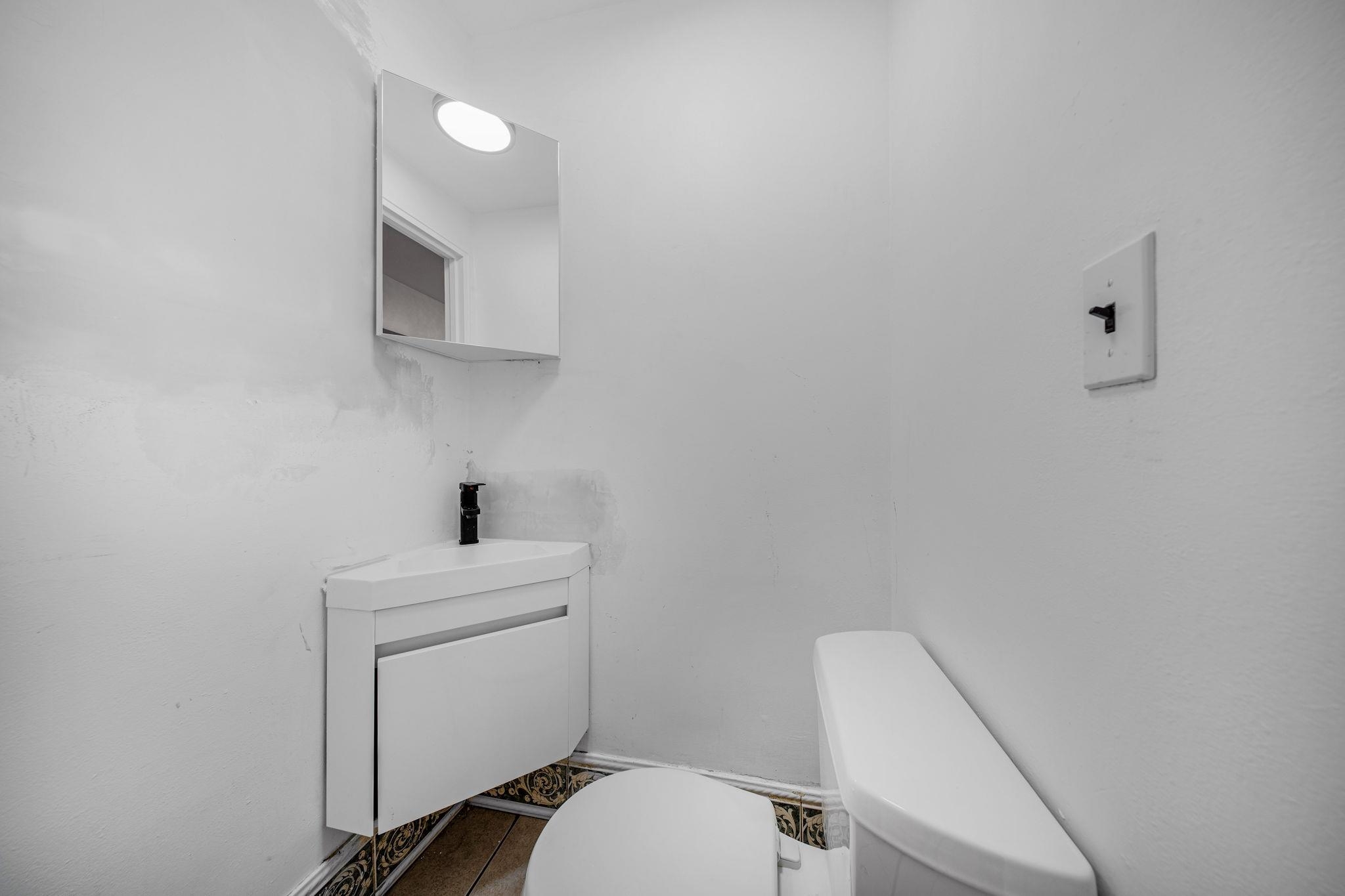44 College St Property Photo 11