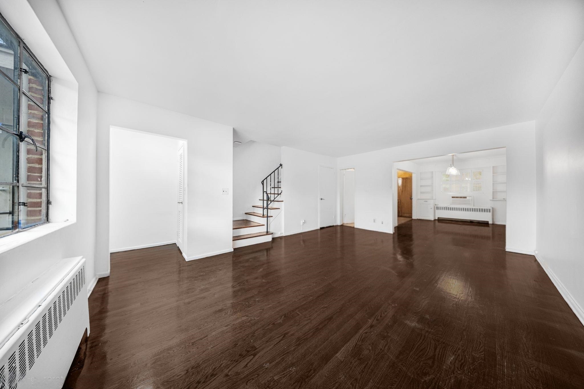 44 College St Property Photo 13